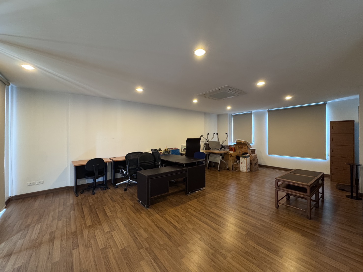Home Office LM000774