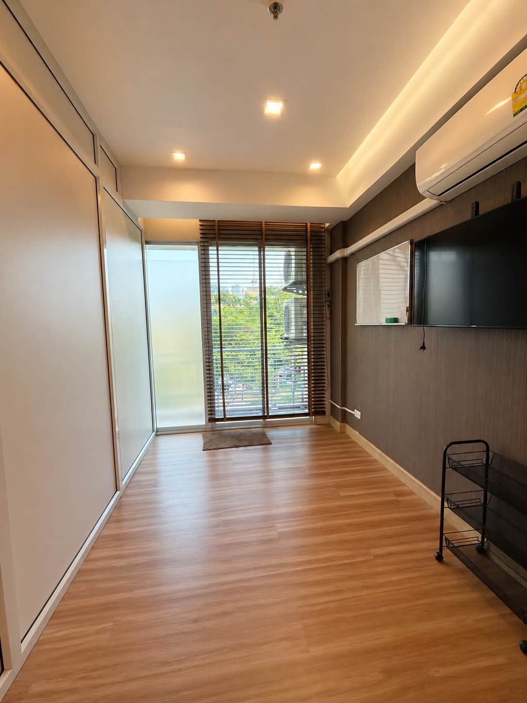 Home Office LM000802