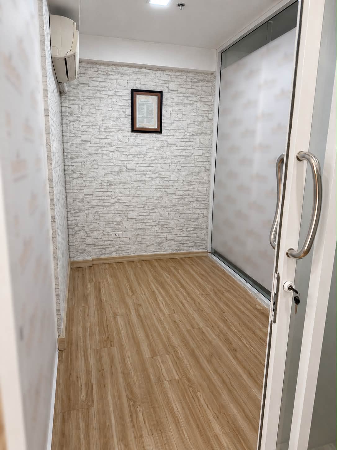 Home Office LM000802