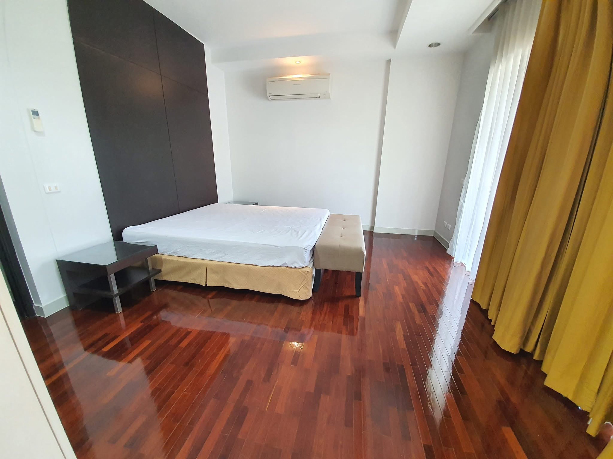 House LM000806