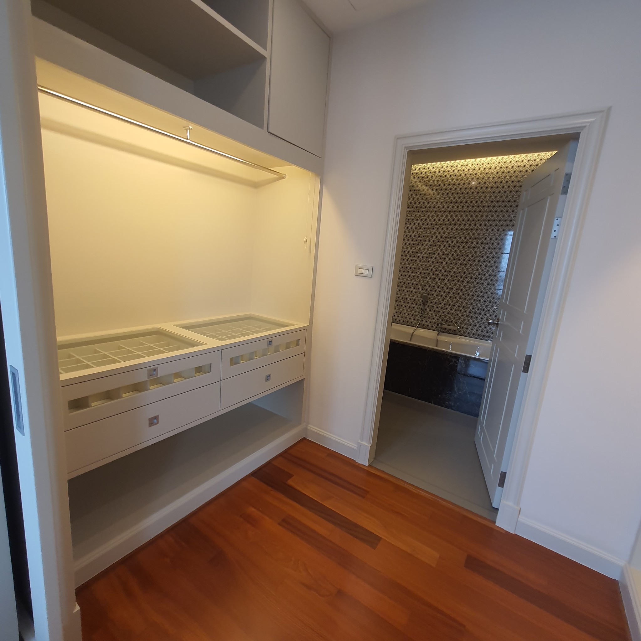 Condo LM000816