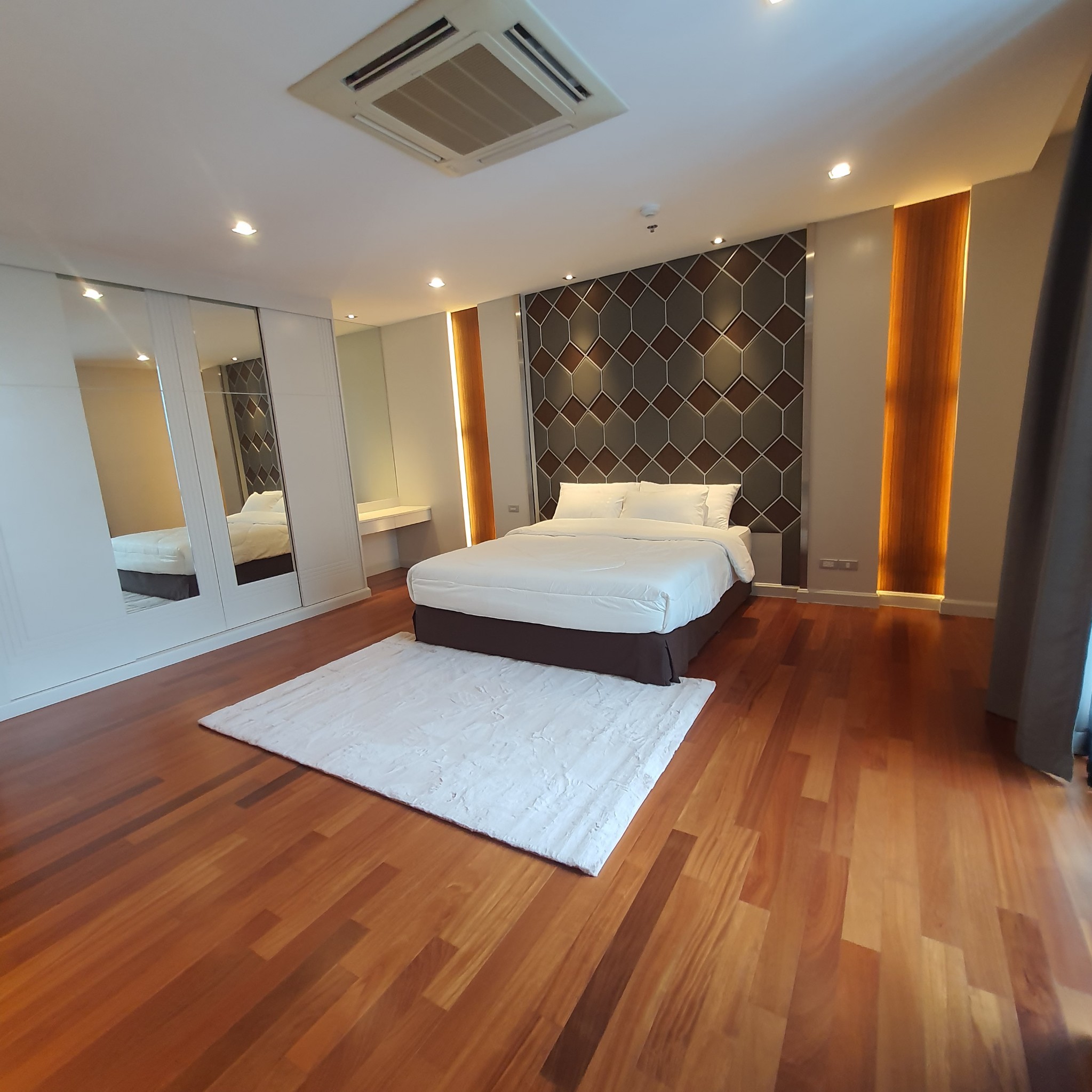 Condo LM000816