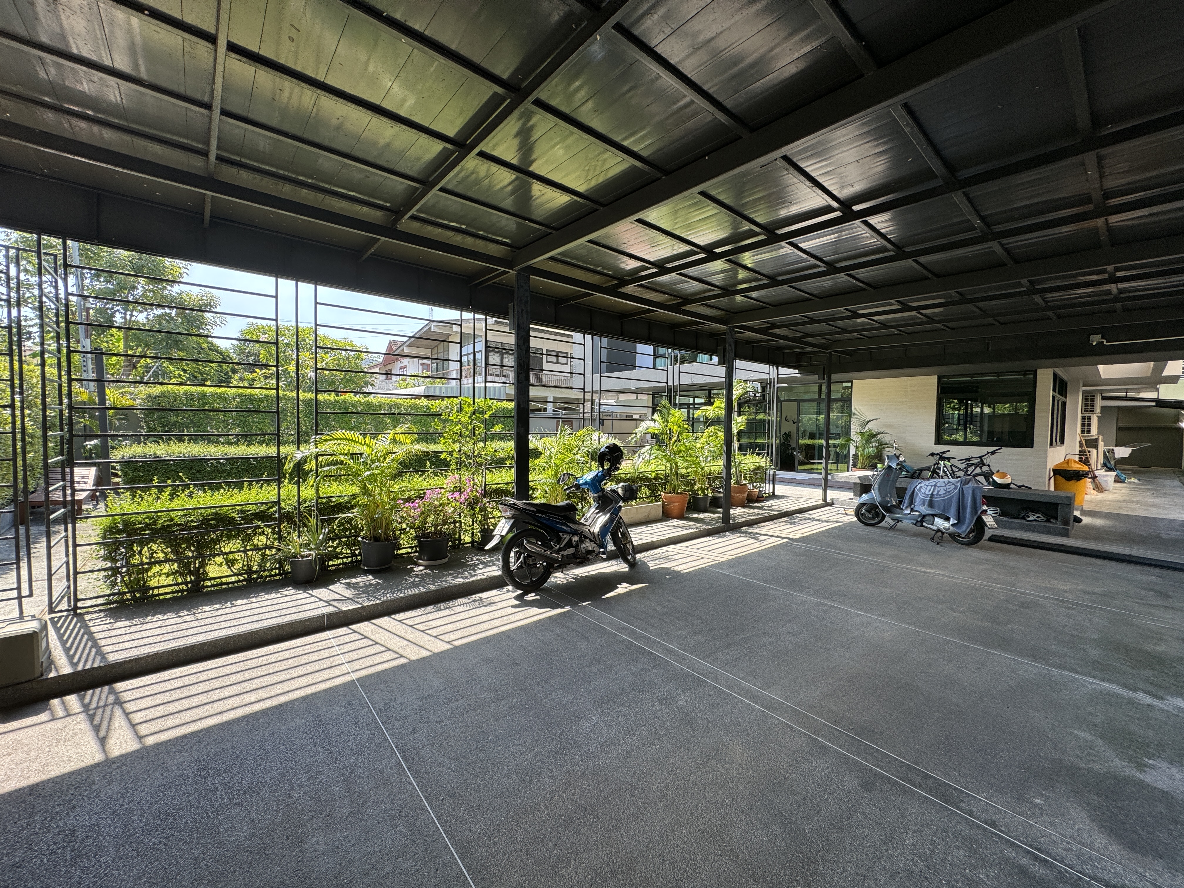 House LM000818