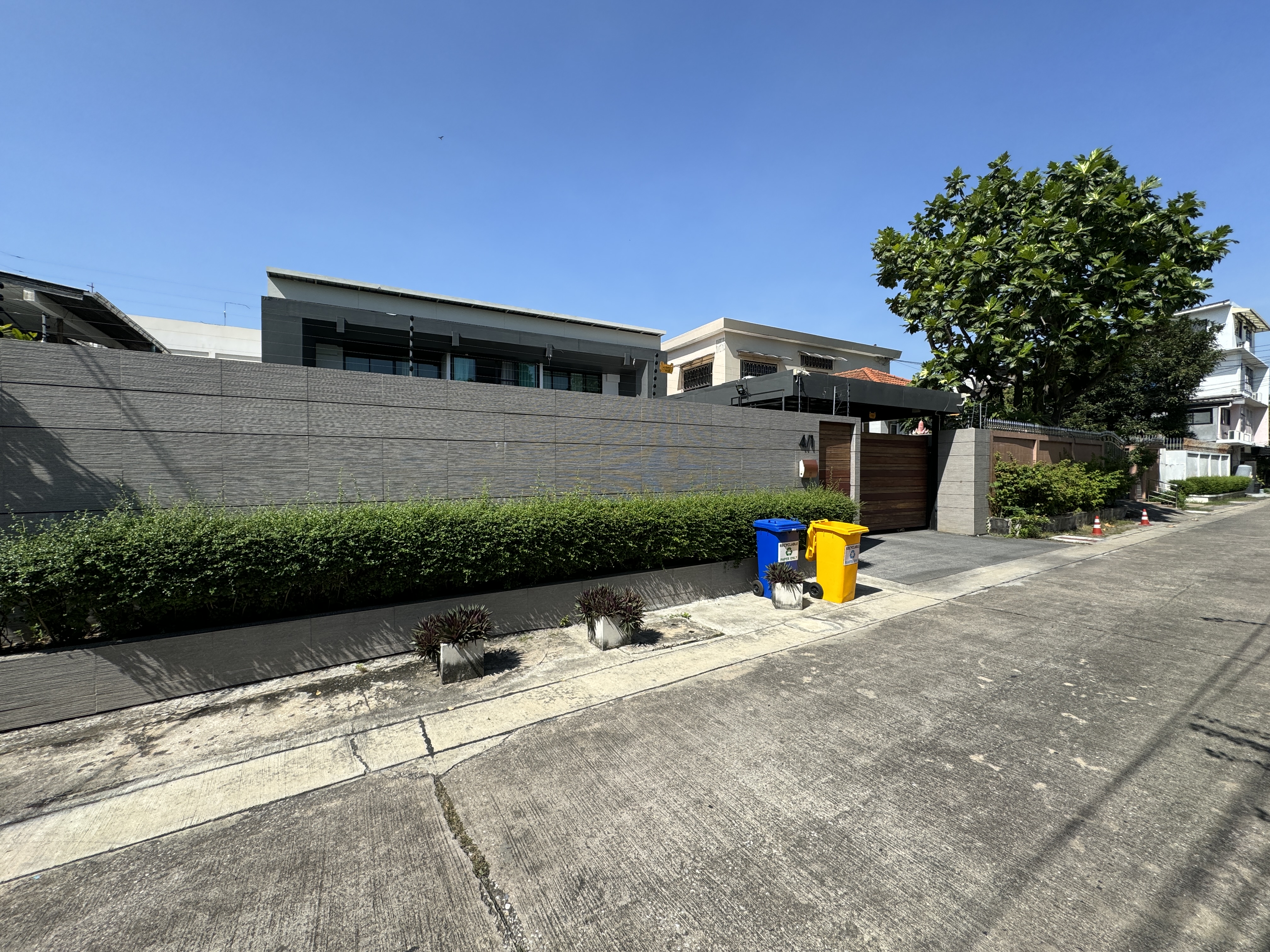House LM000818