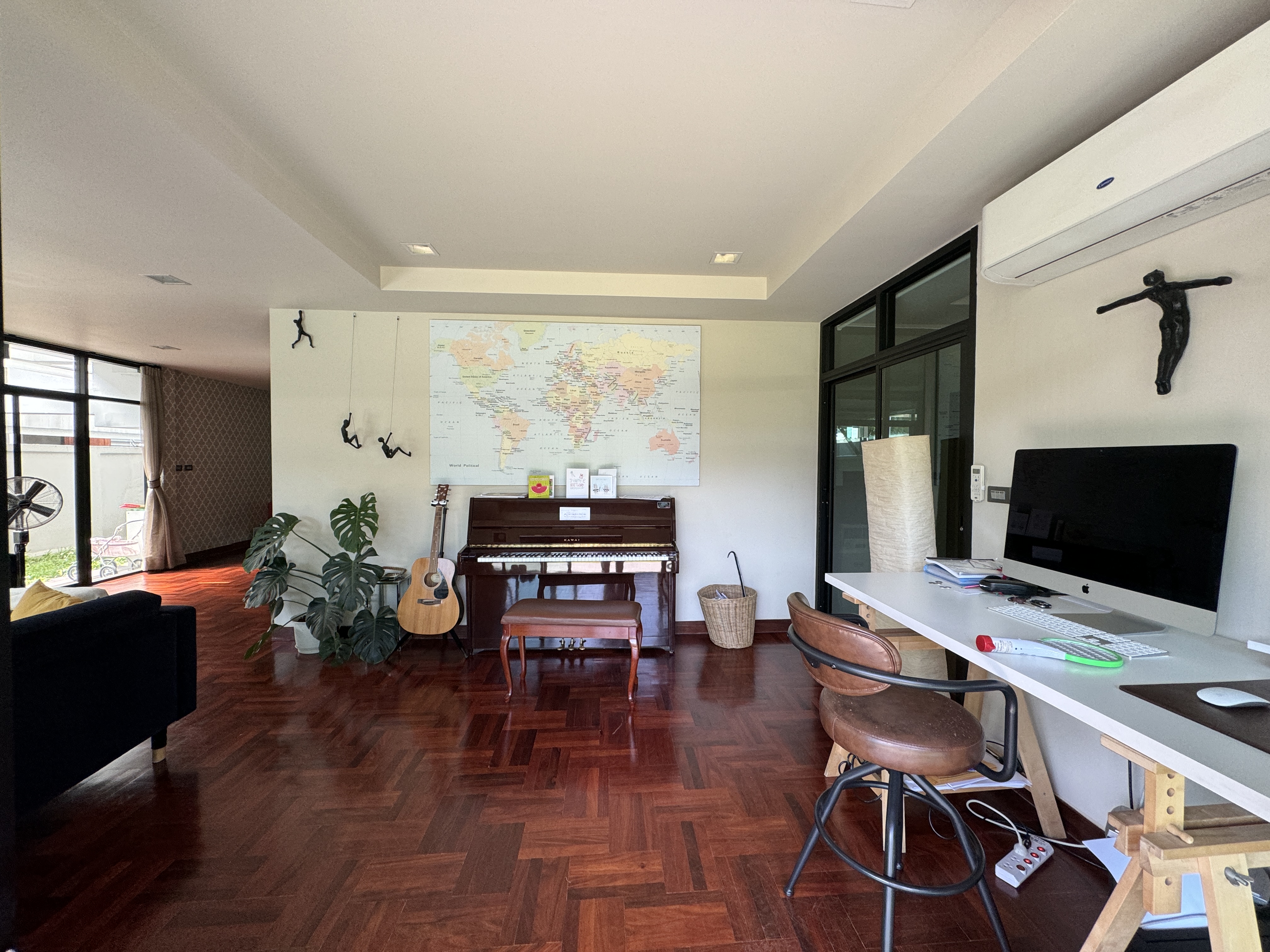 House LM000818
