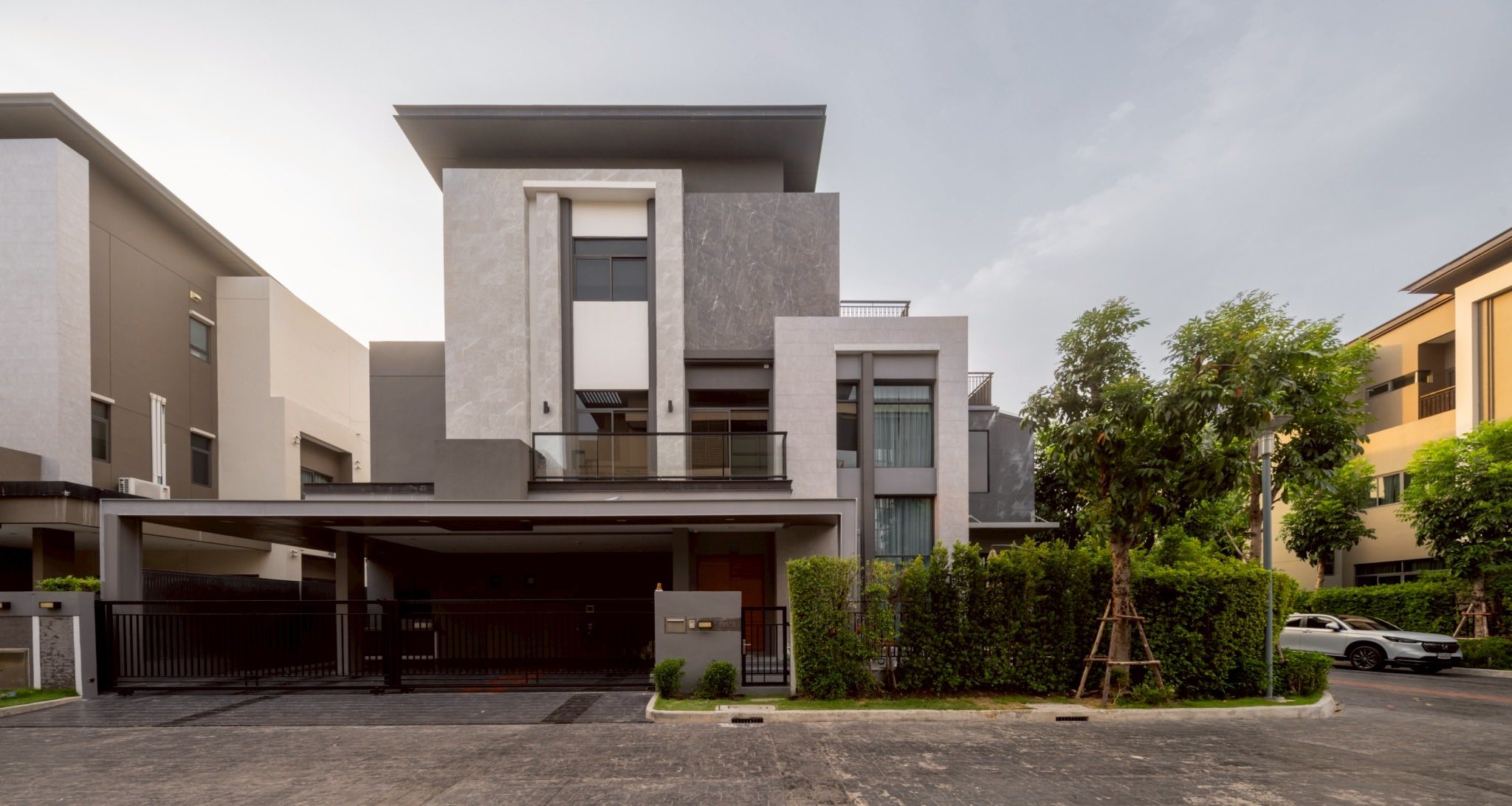 House LM000825