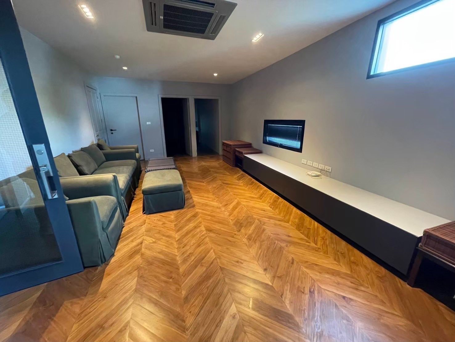 Home Office LM000827