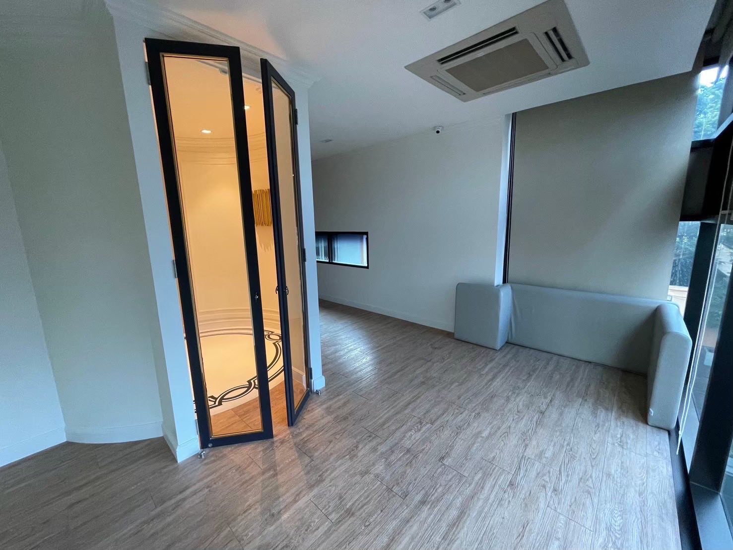 Home Office LM000827