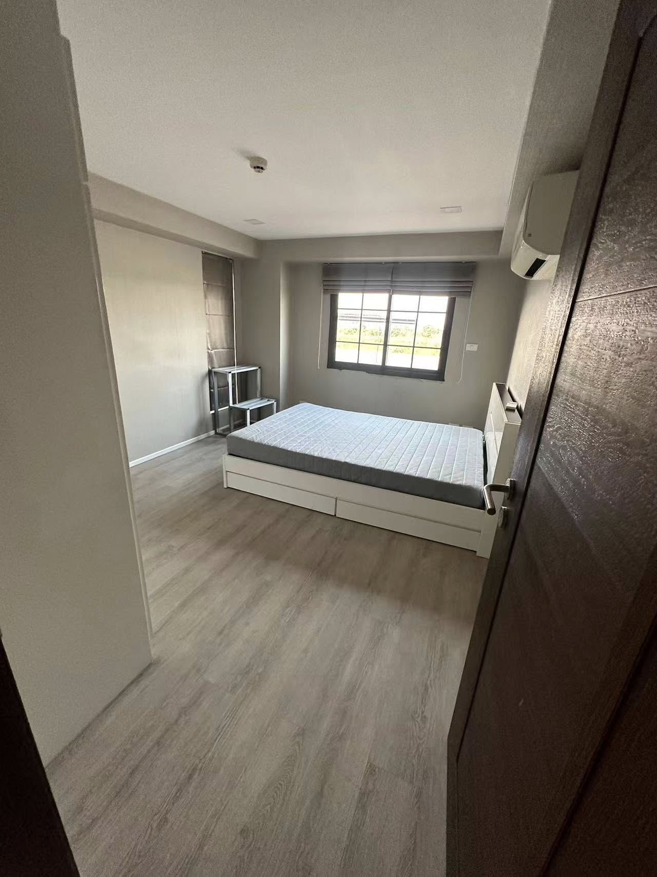 Home Office LM000833
