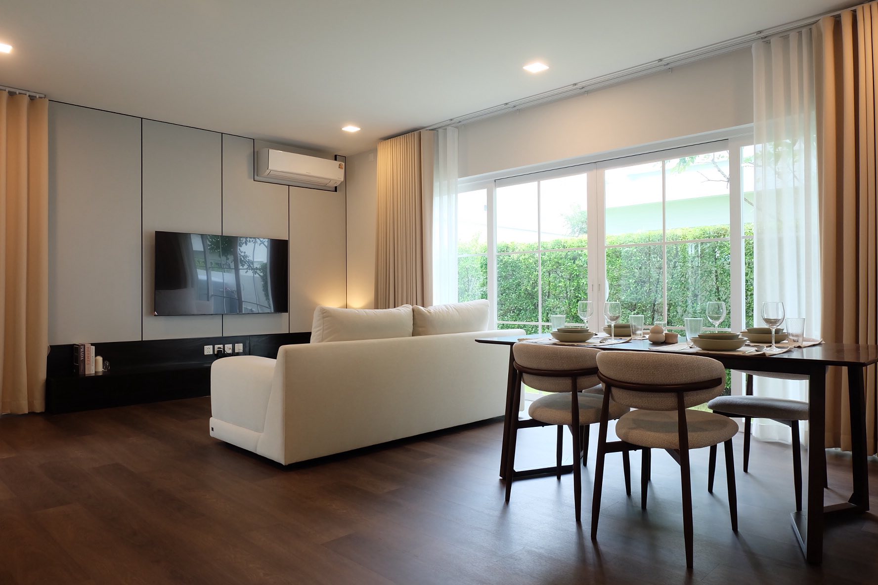 House LM000836