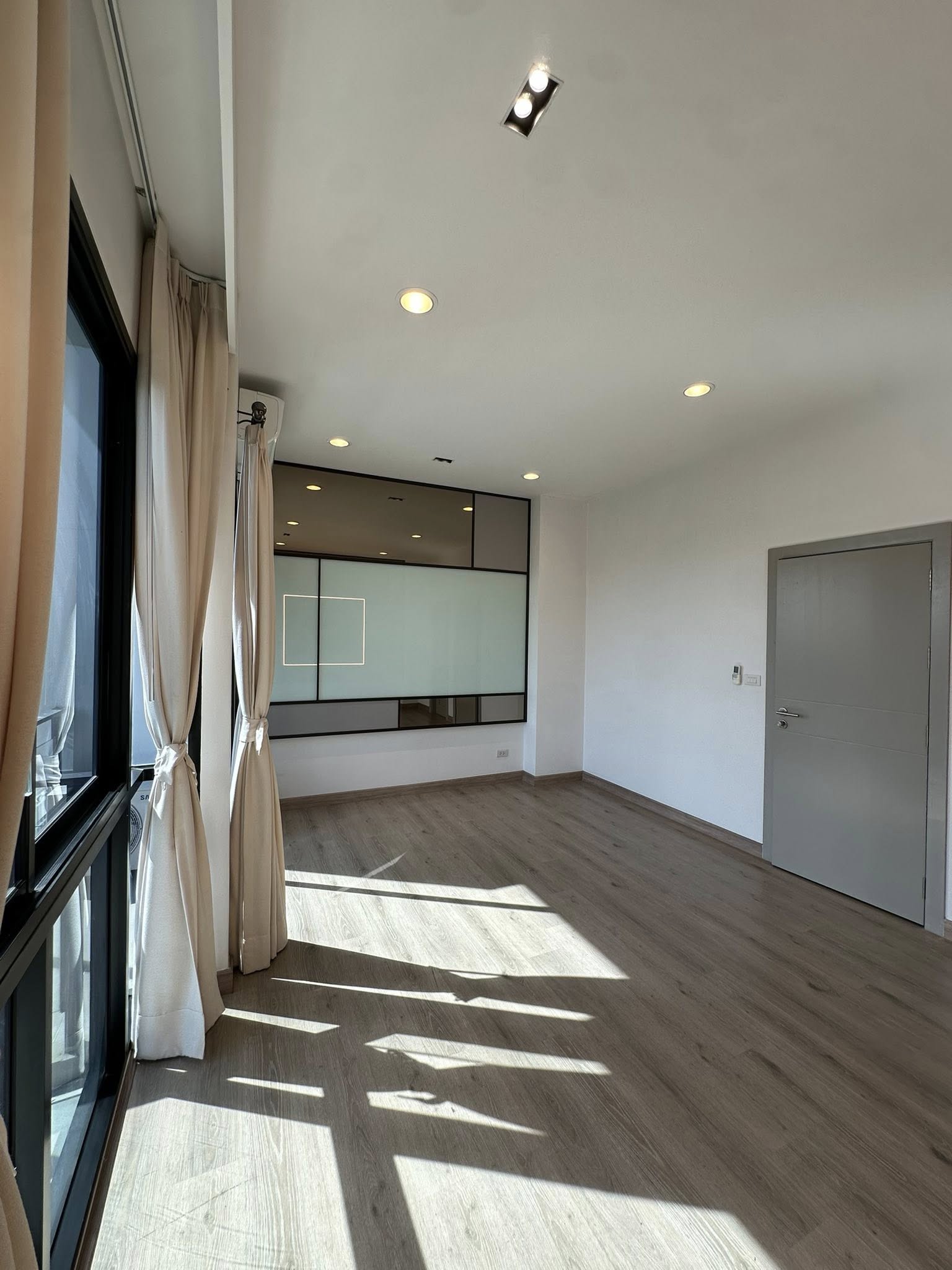 Home Office LM000838