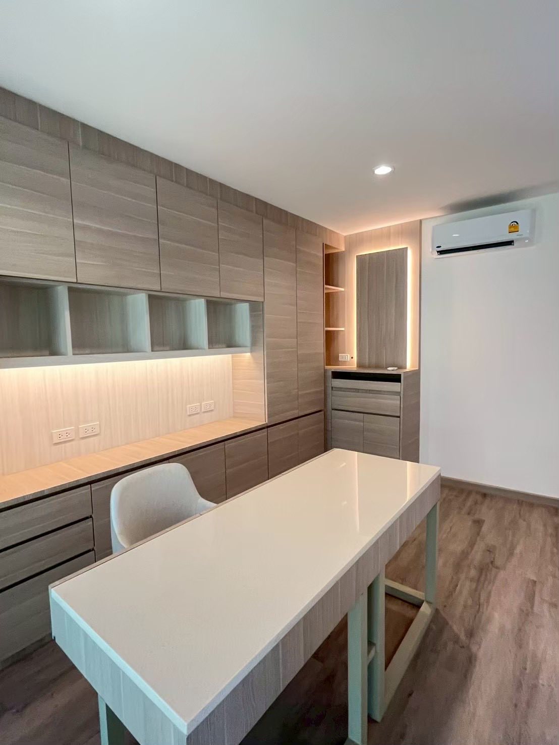 House LM000841