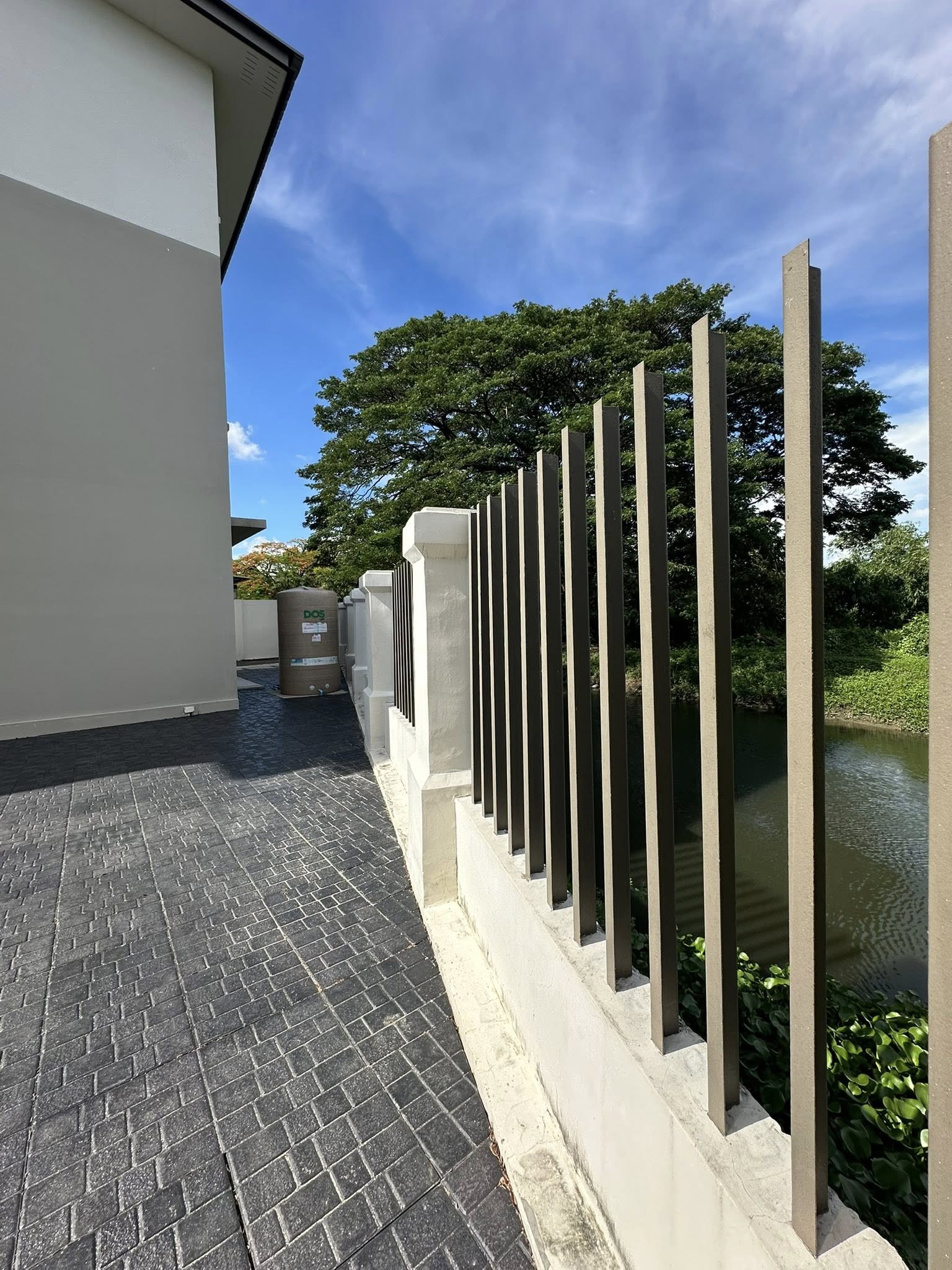 House LM000841