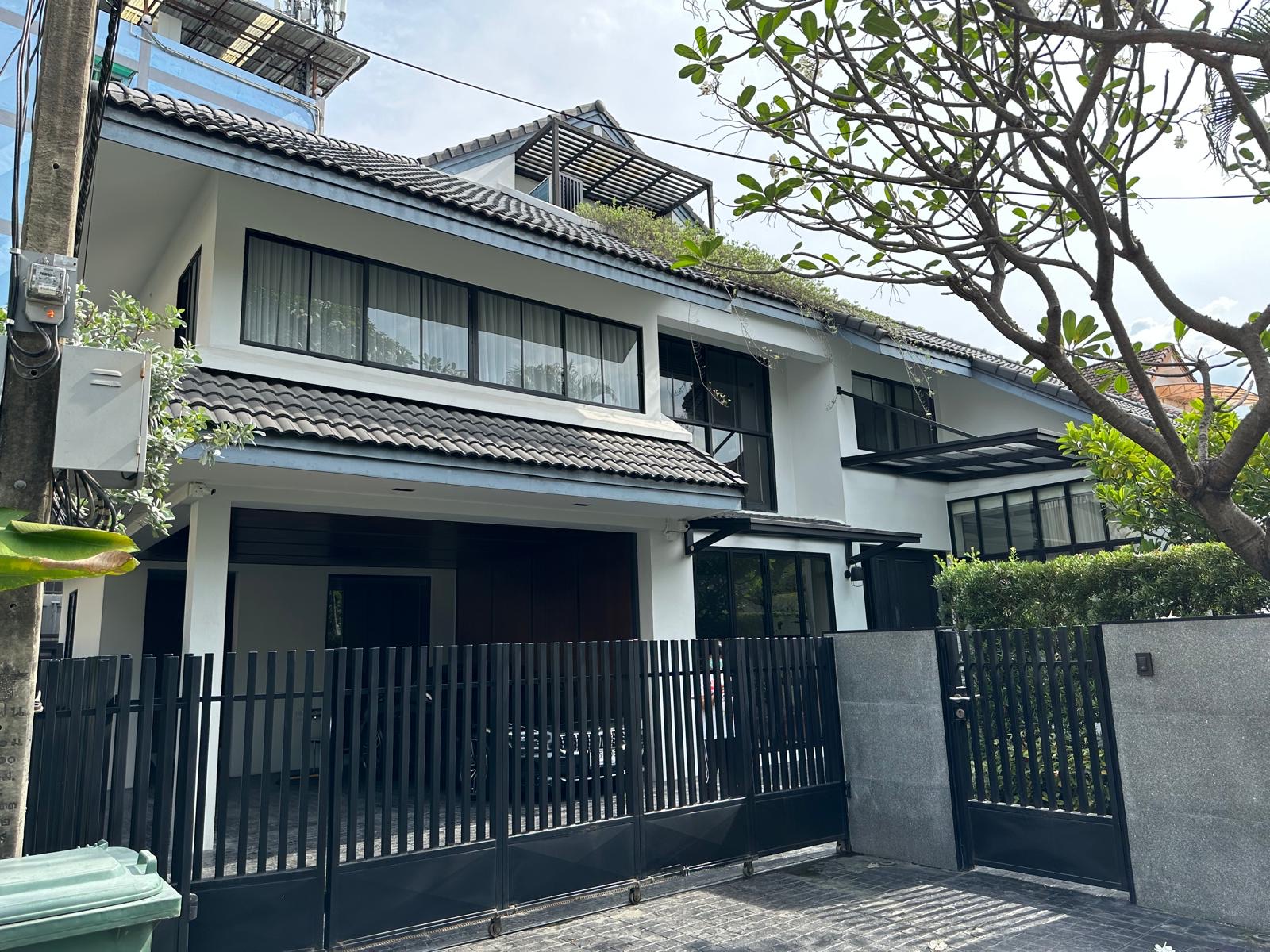 House LM000842