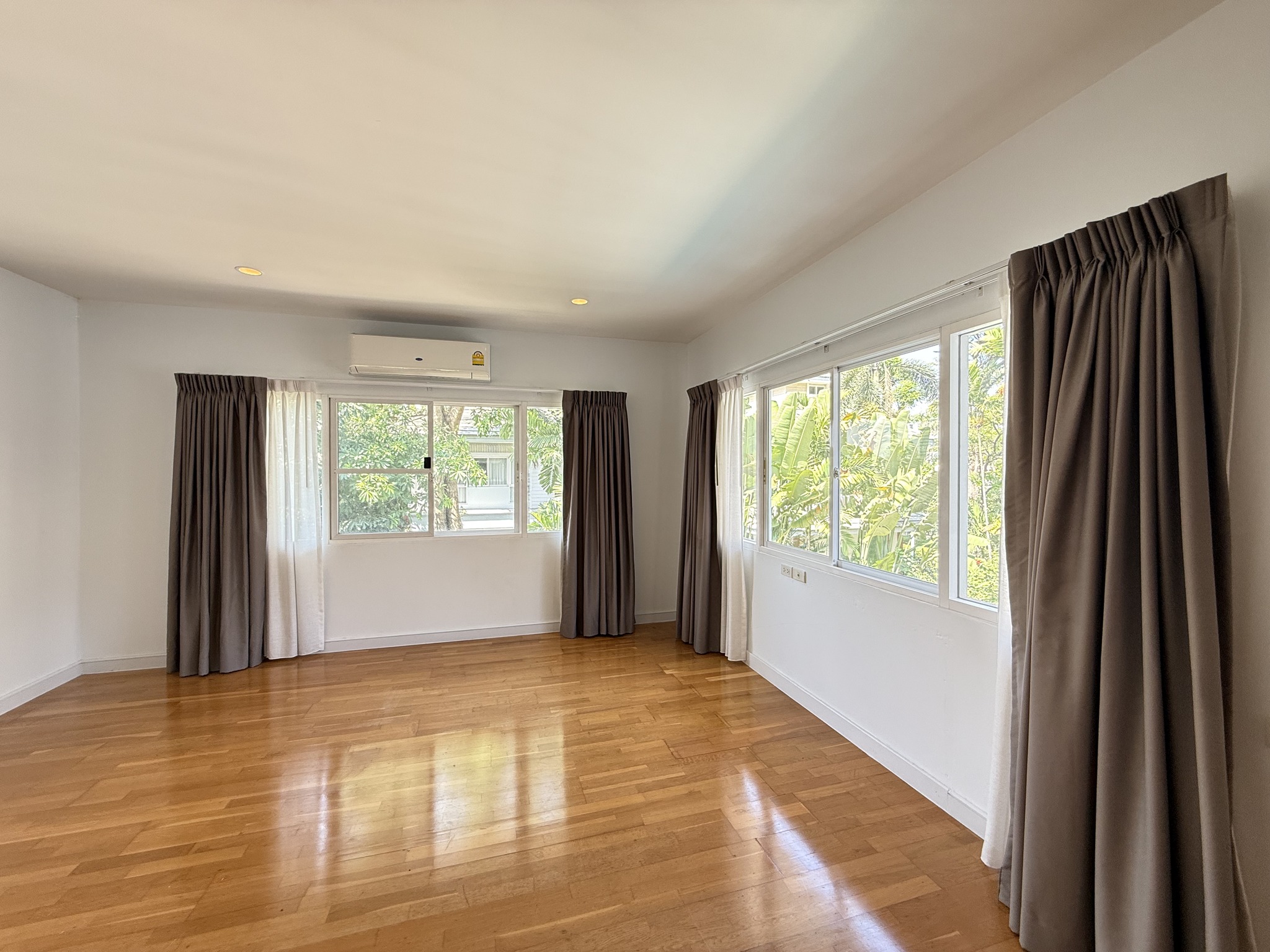 House LM000844