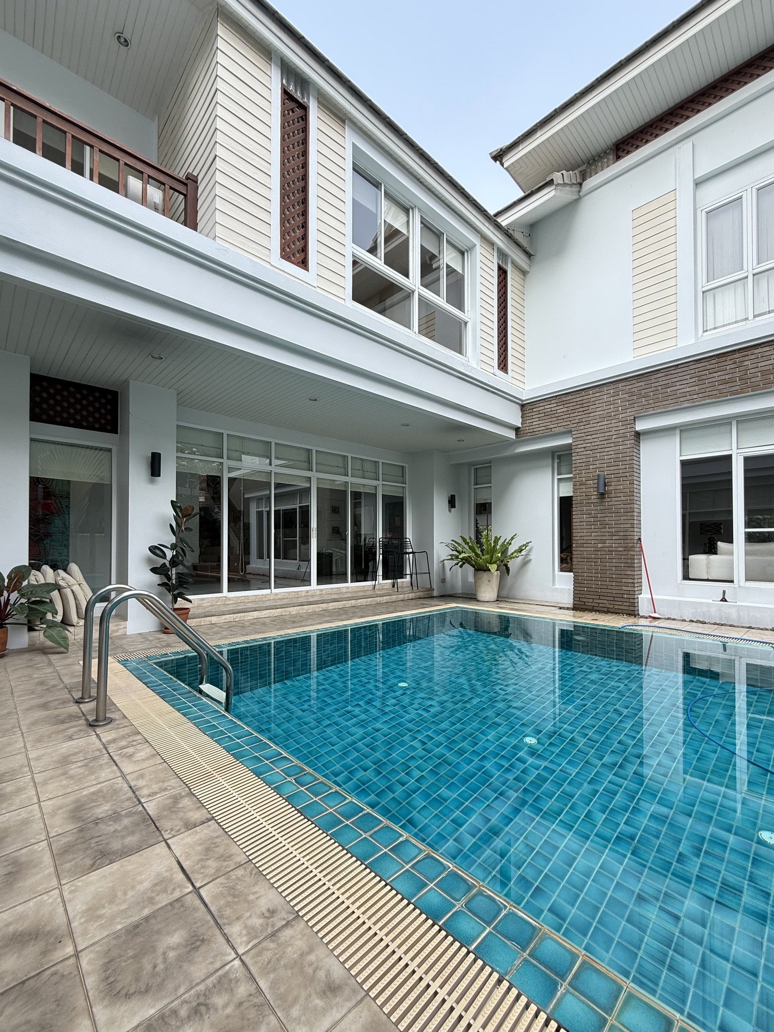 House LM000844