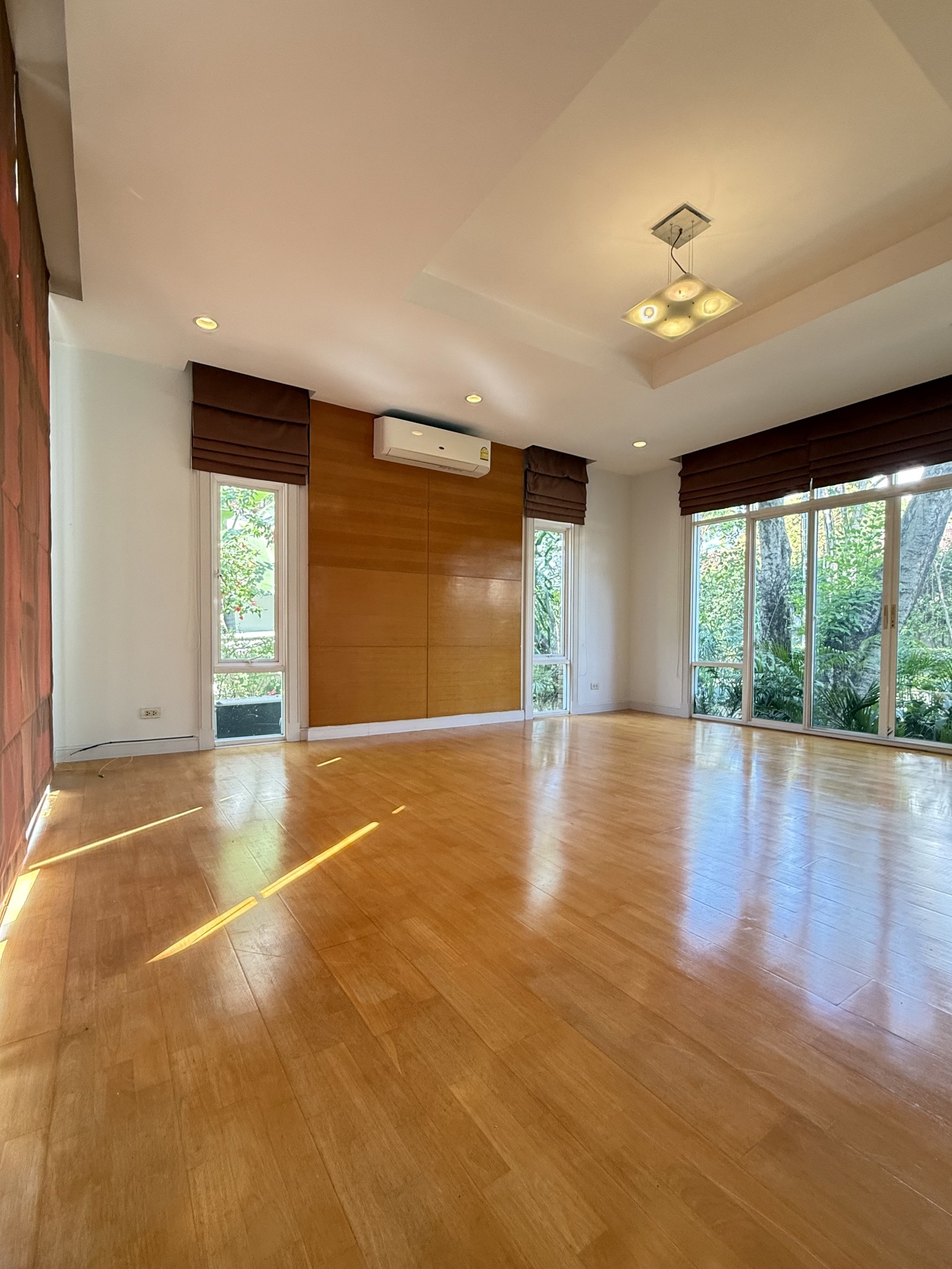 House LM000844