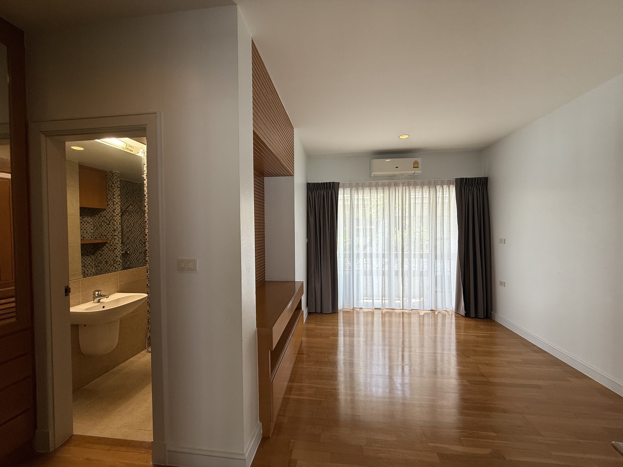 House LM000844