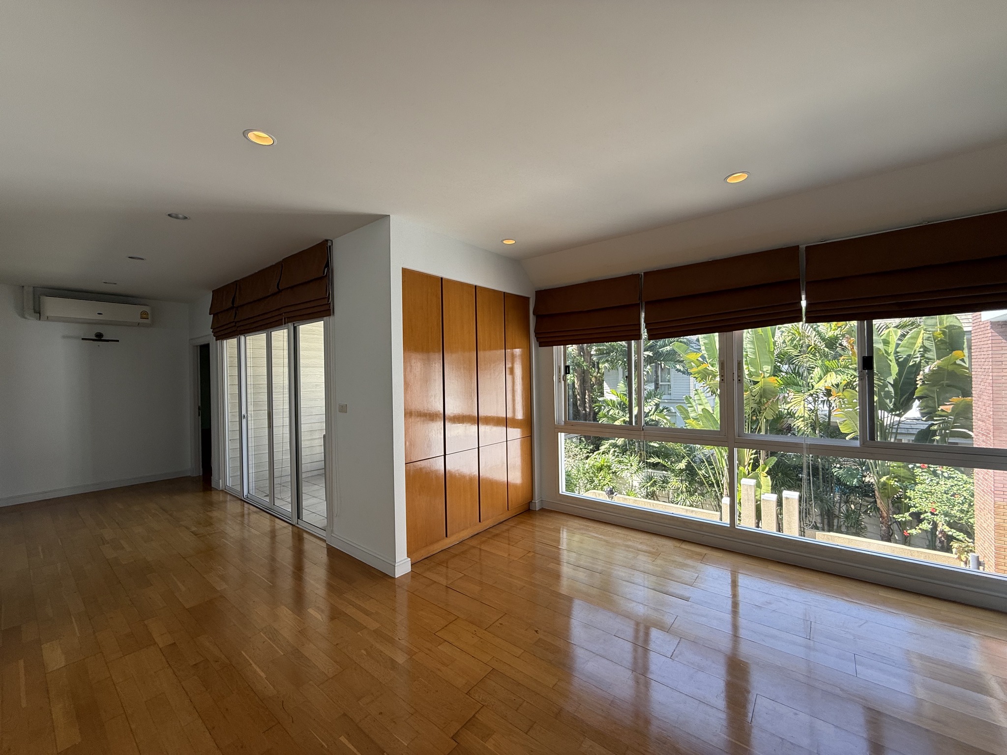 House LM000844
