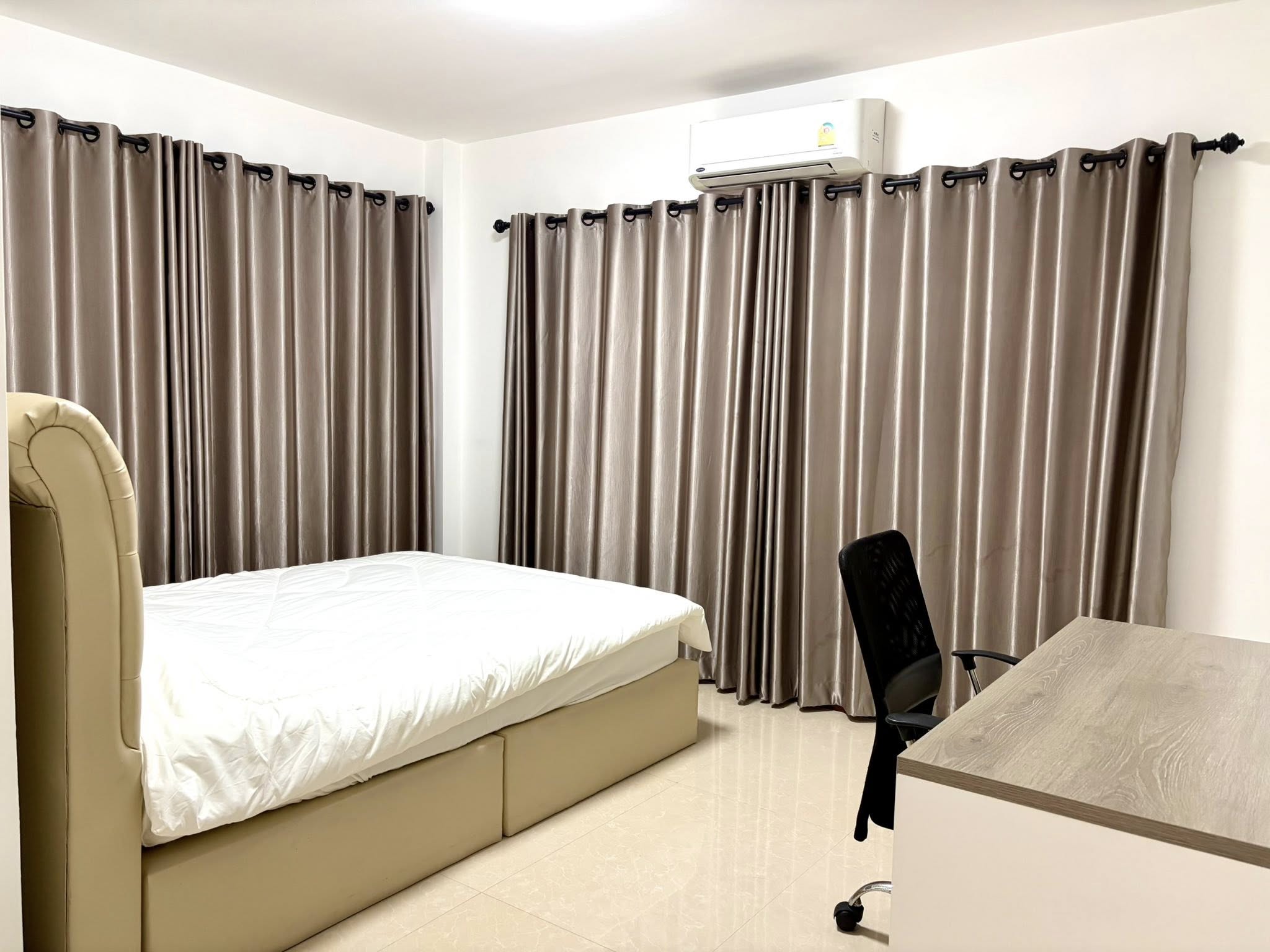 Home Office LM000845