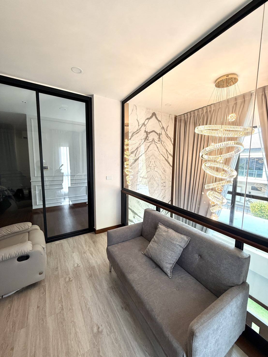 House LM000850