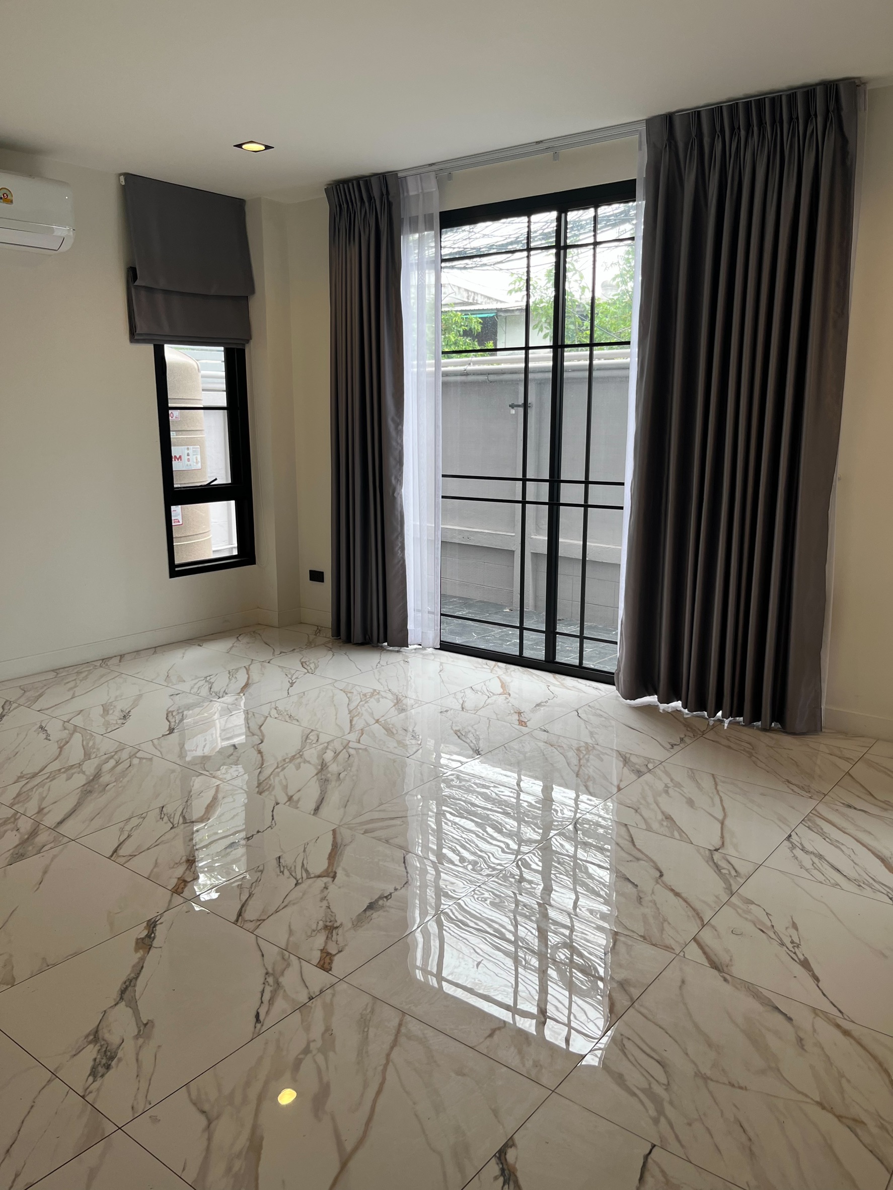 Home Office LM000855