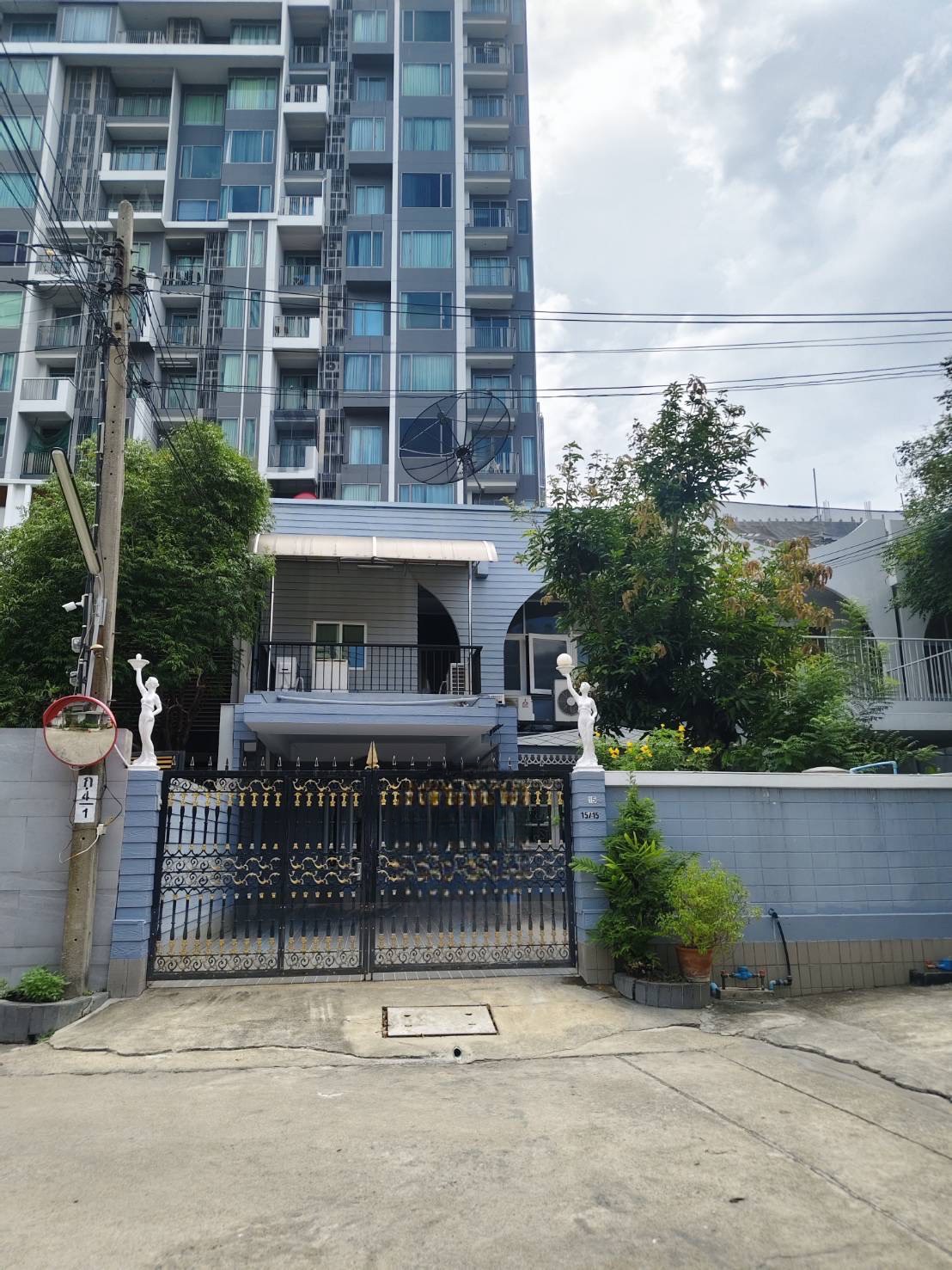 House LM000856