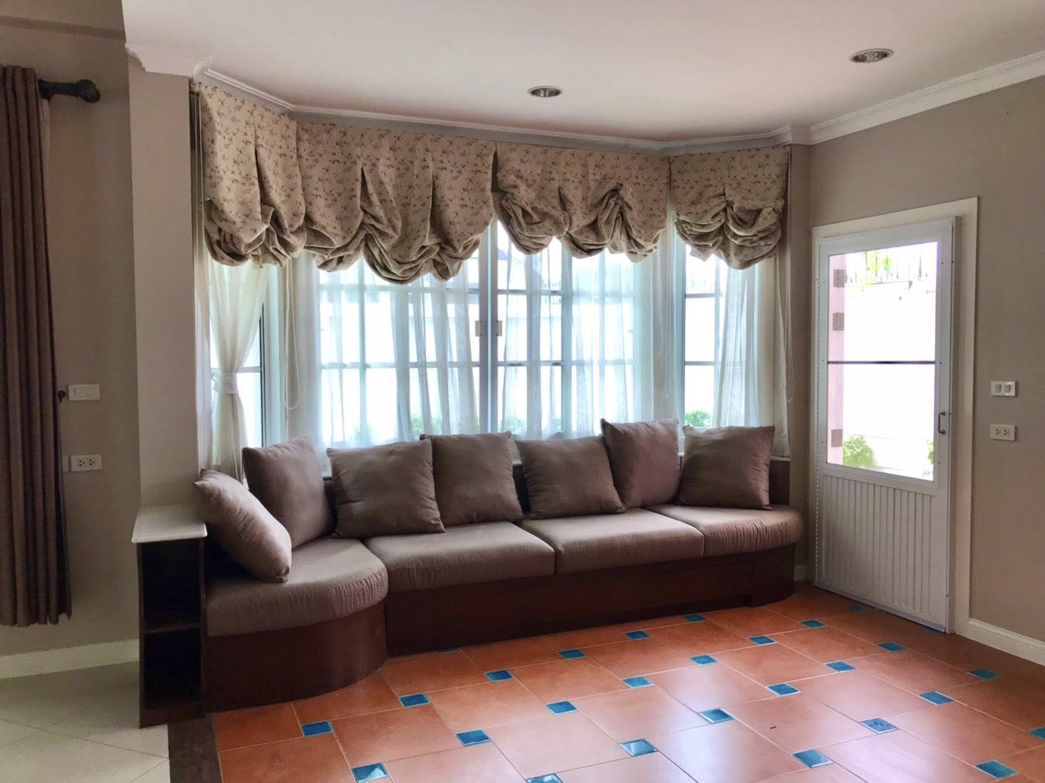 House LM000857