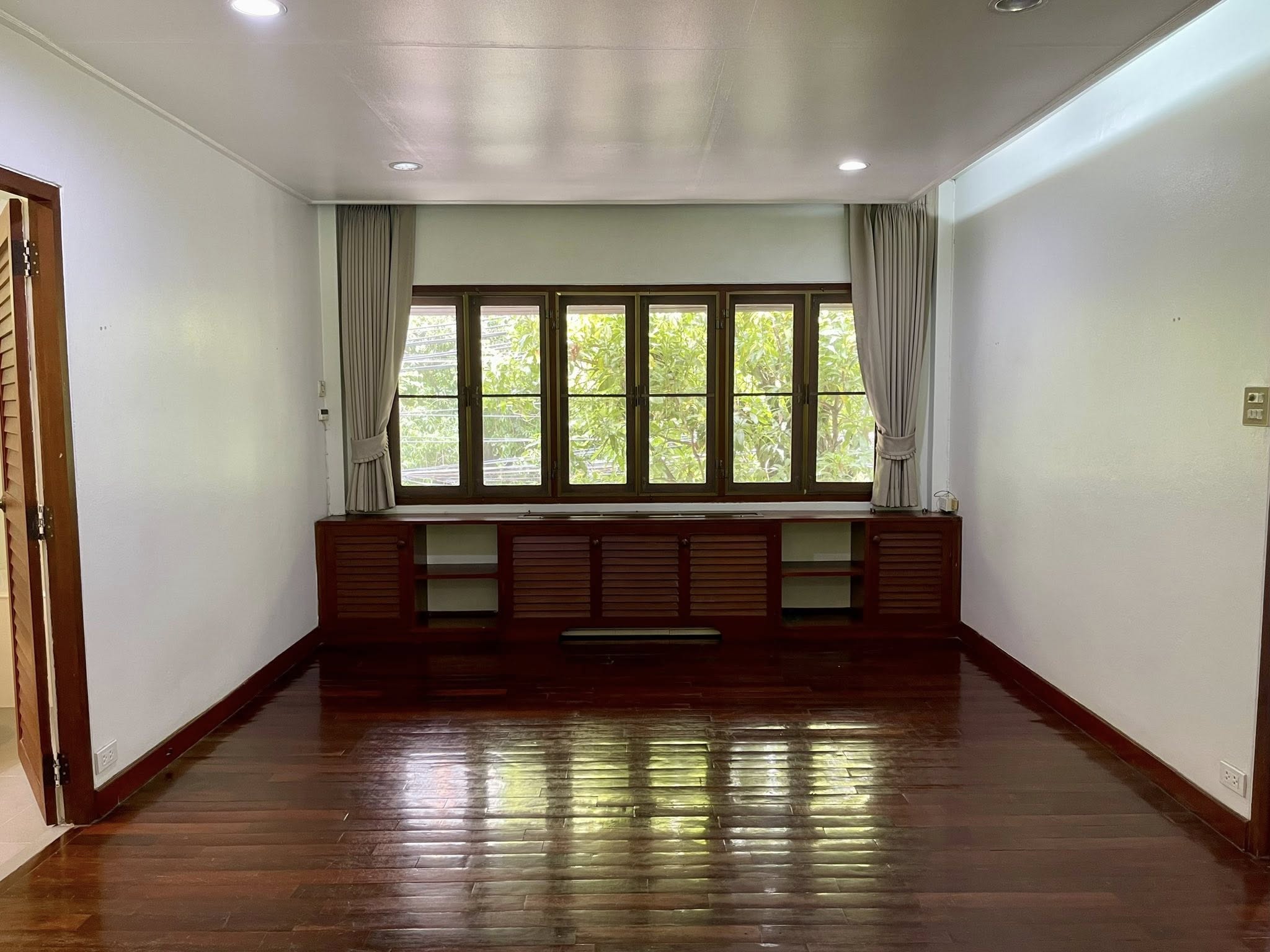 House LM000858