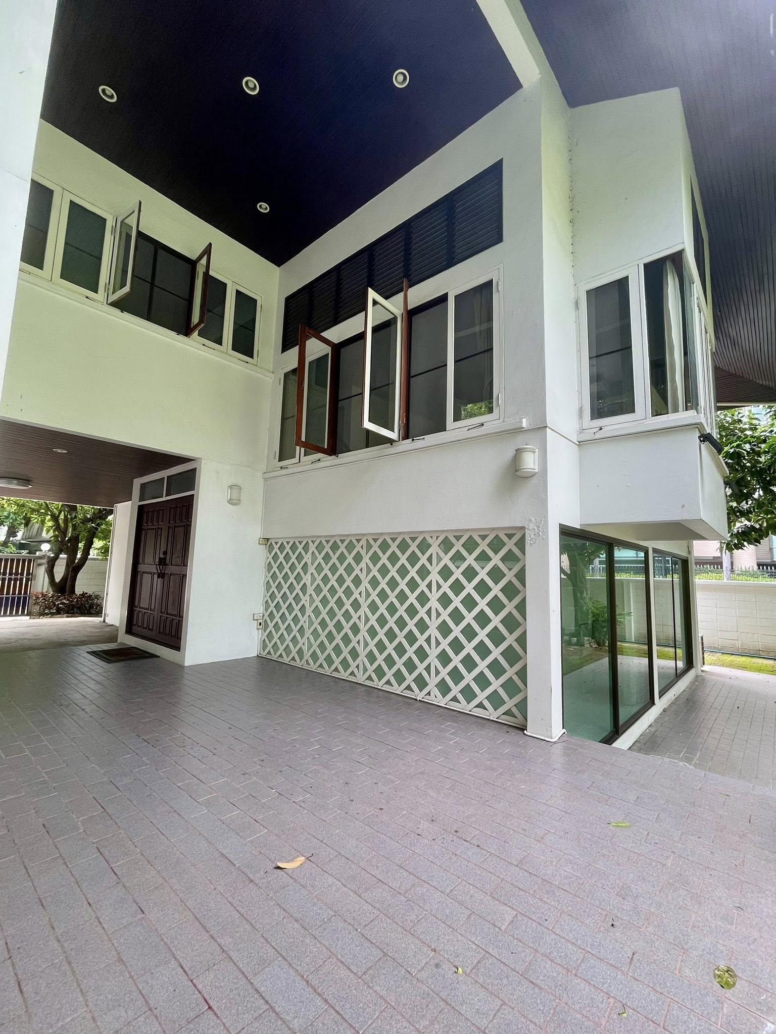 House LM000858