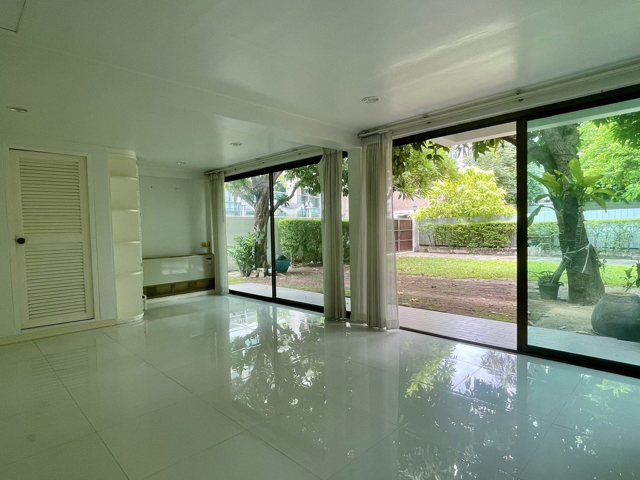 House LM000858