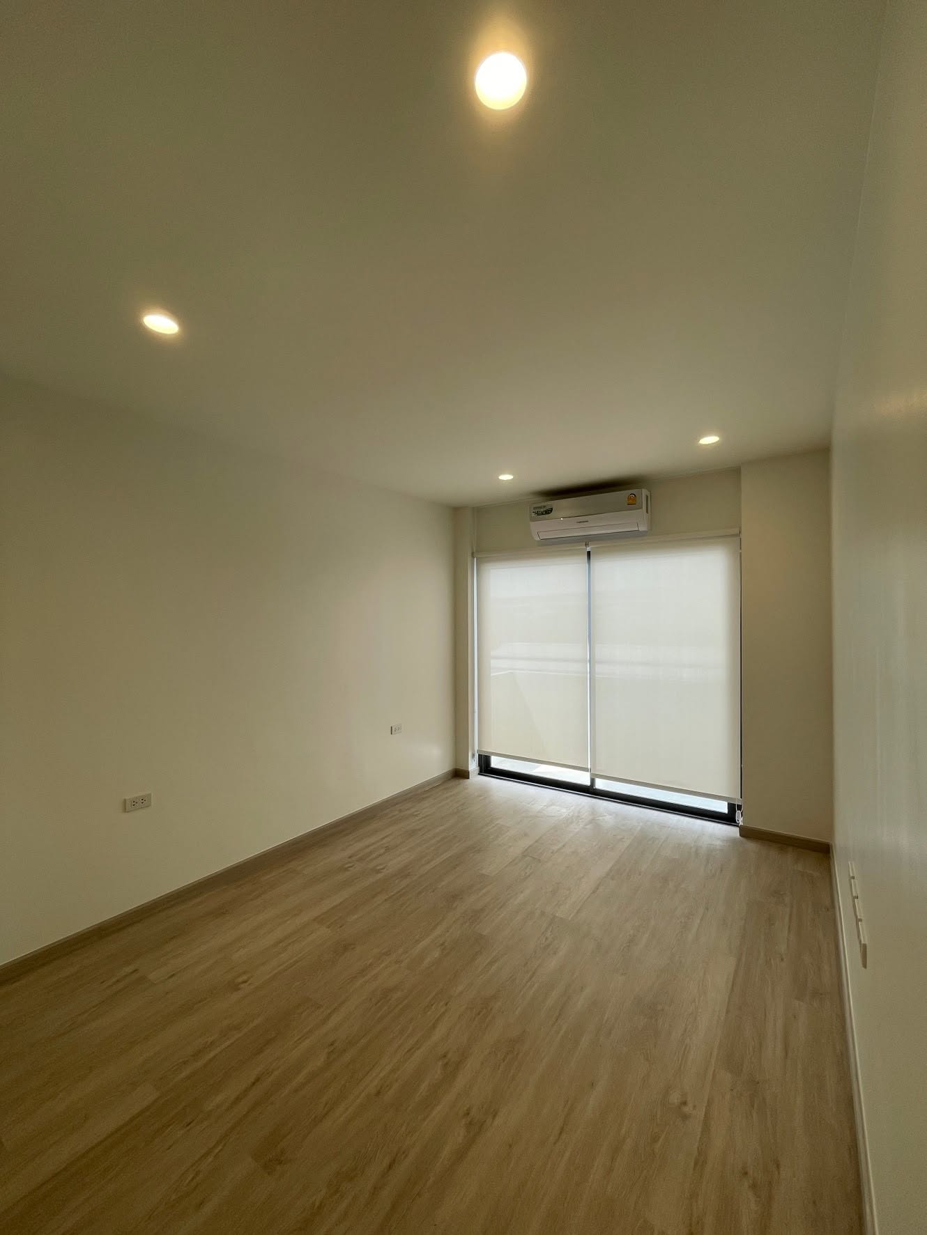 Home Office LM000876