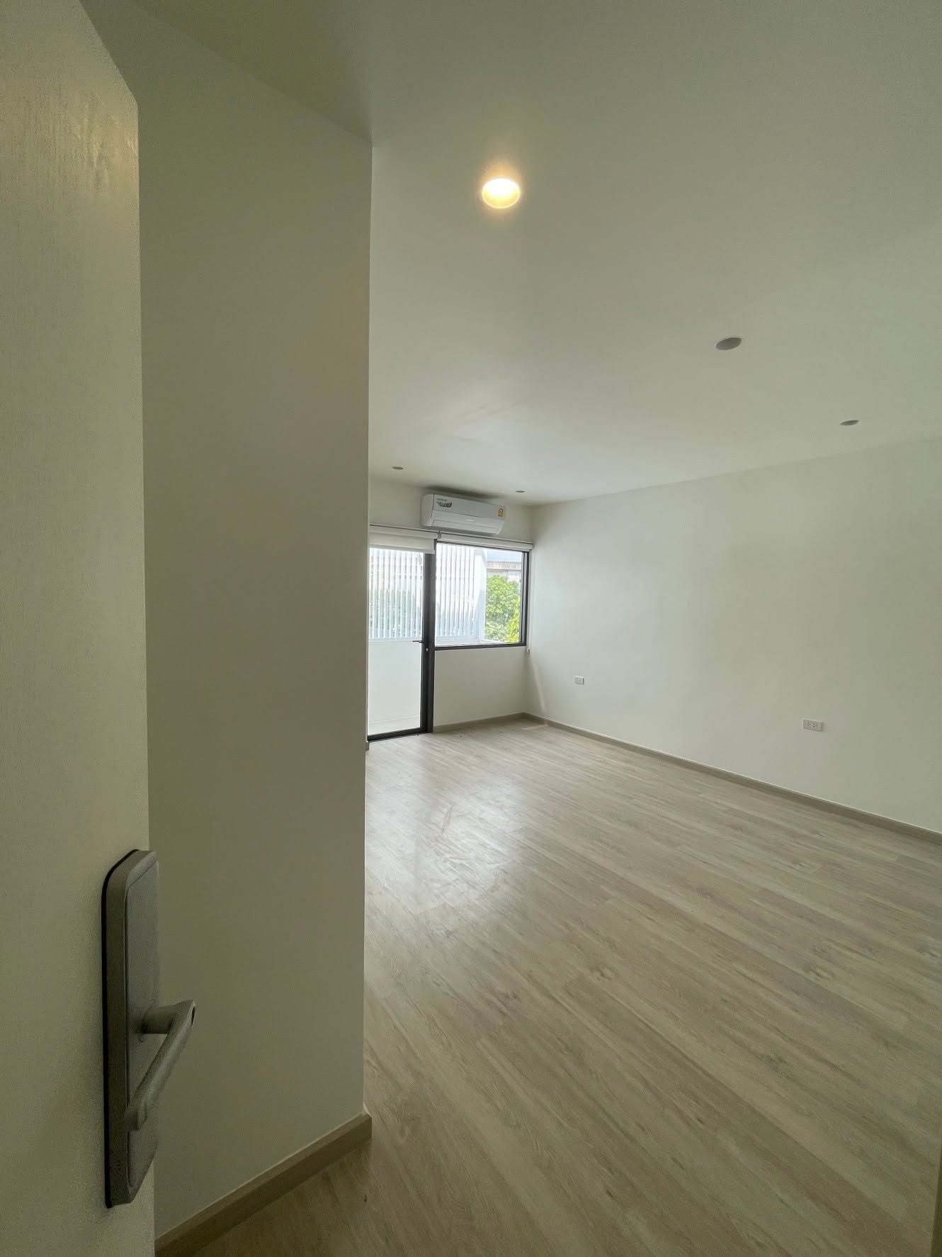 Home Office LM000876