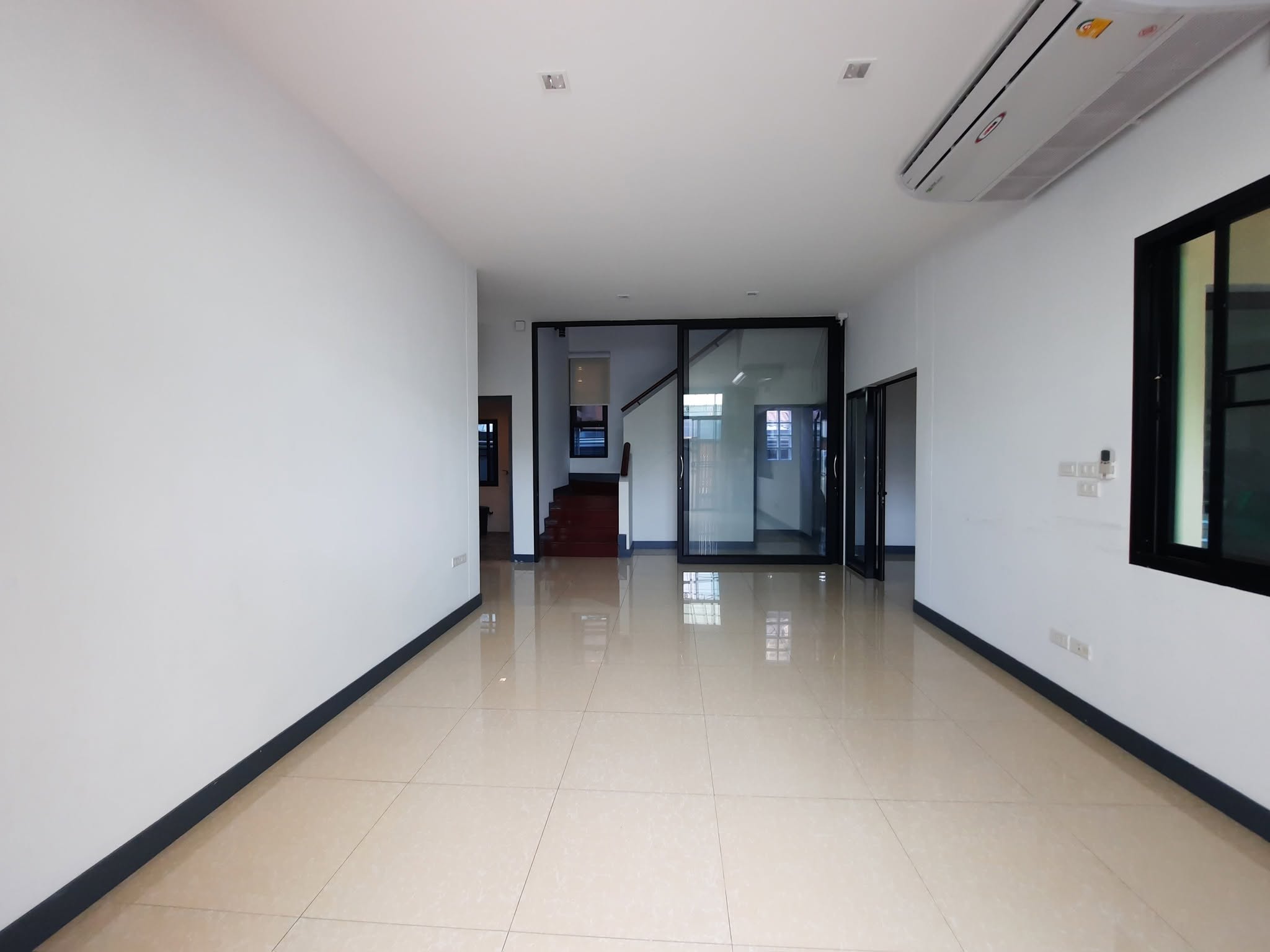 Home Office LM000878
