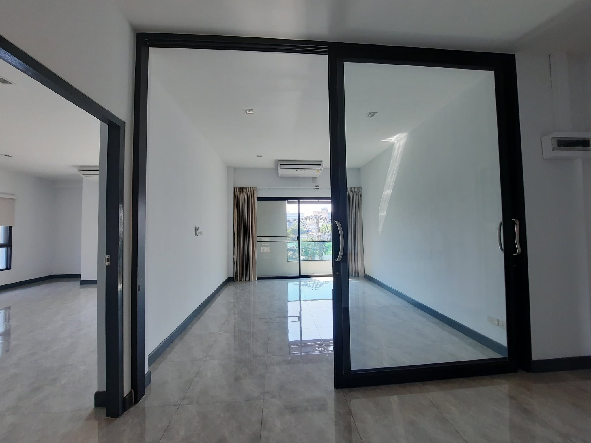 Home Office LM000878