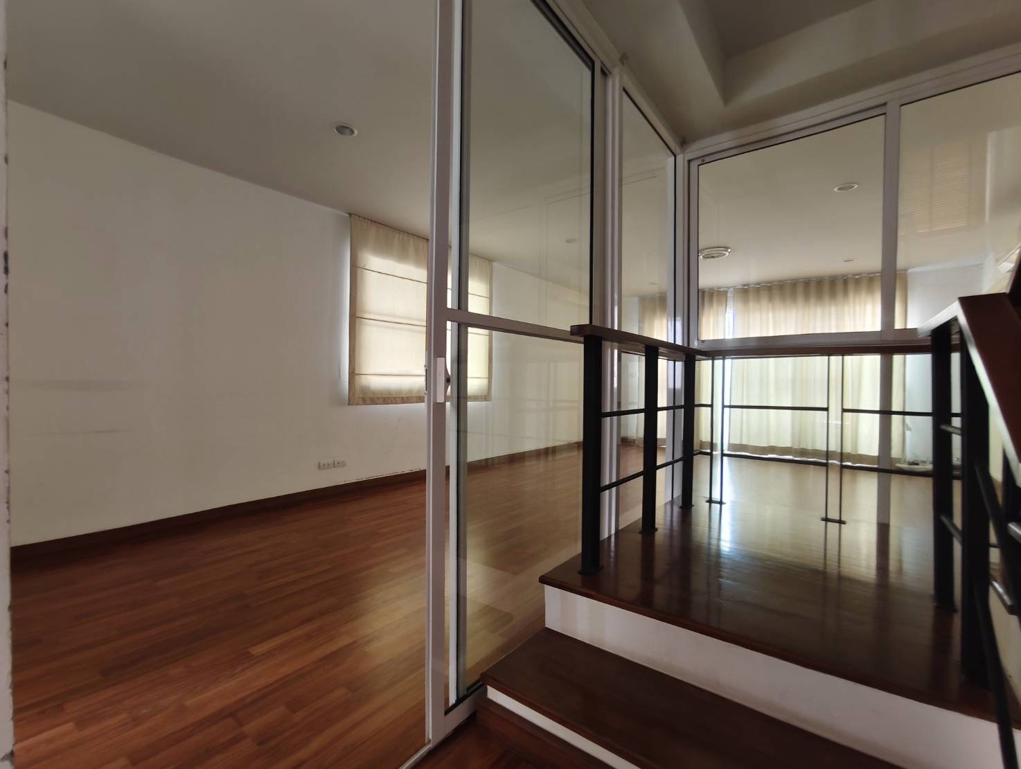 Home Office LM000891
