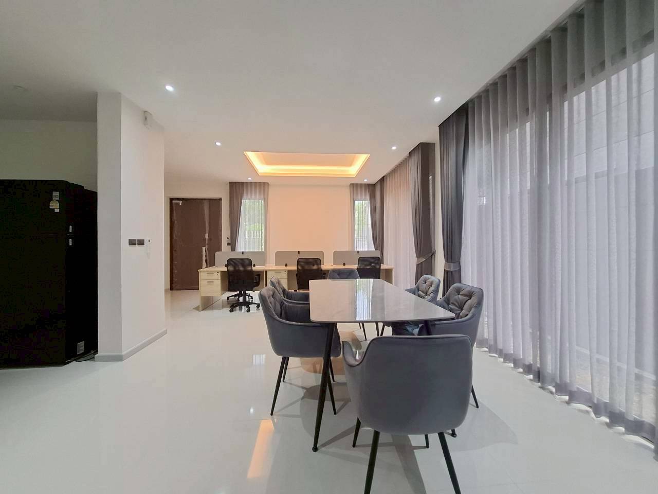 Home Office LM000892