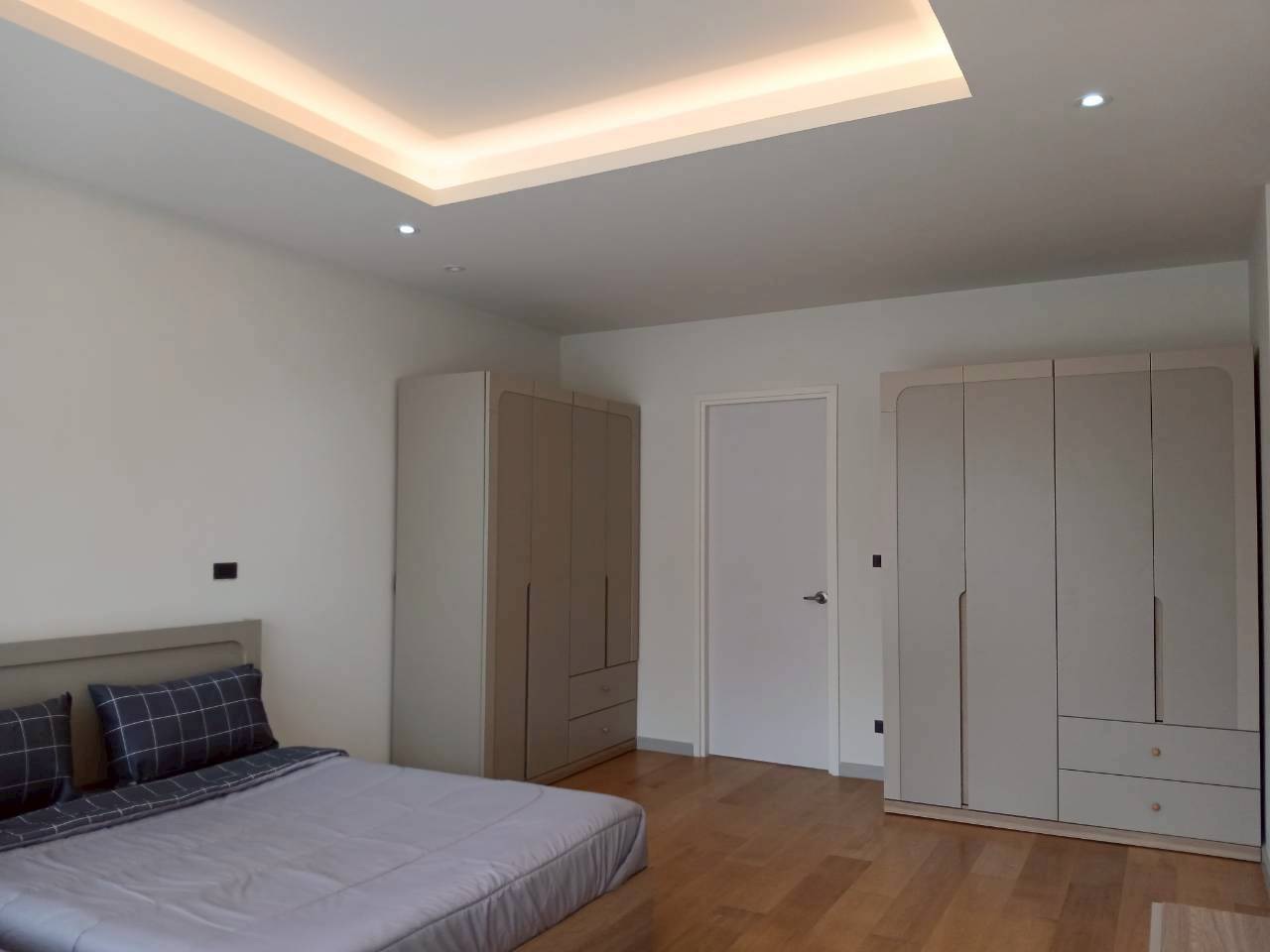 Home Office LM000892