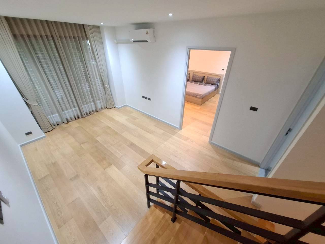 Home Office LM000892