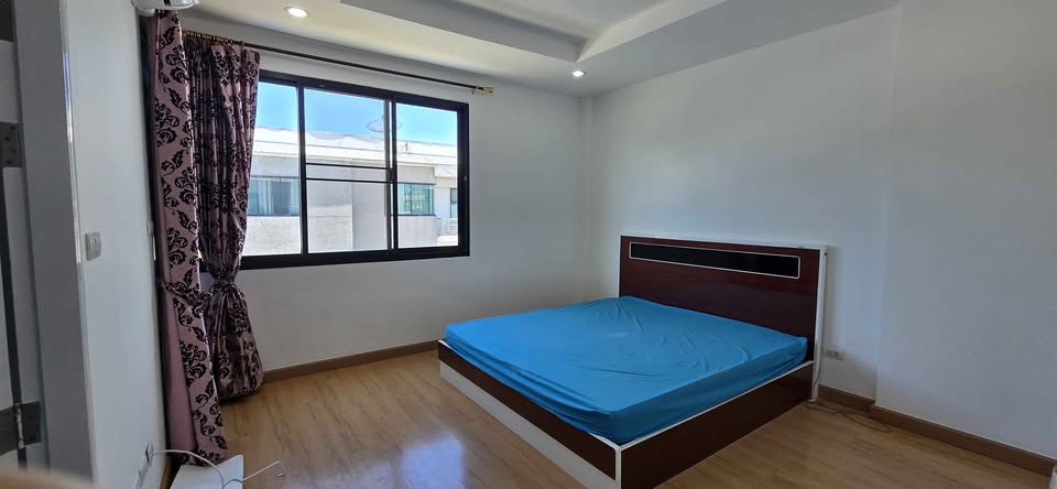 Home Office LM000894