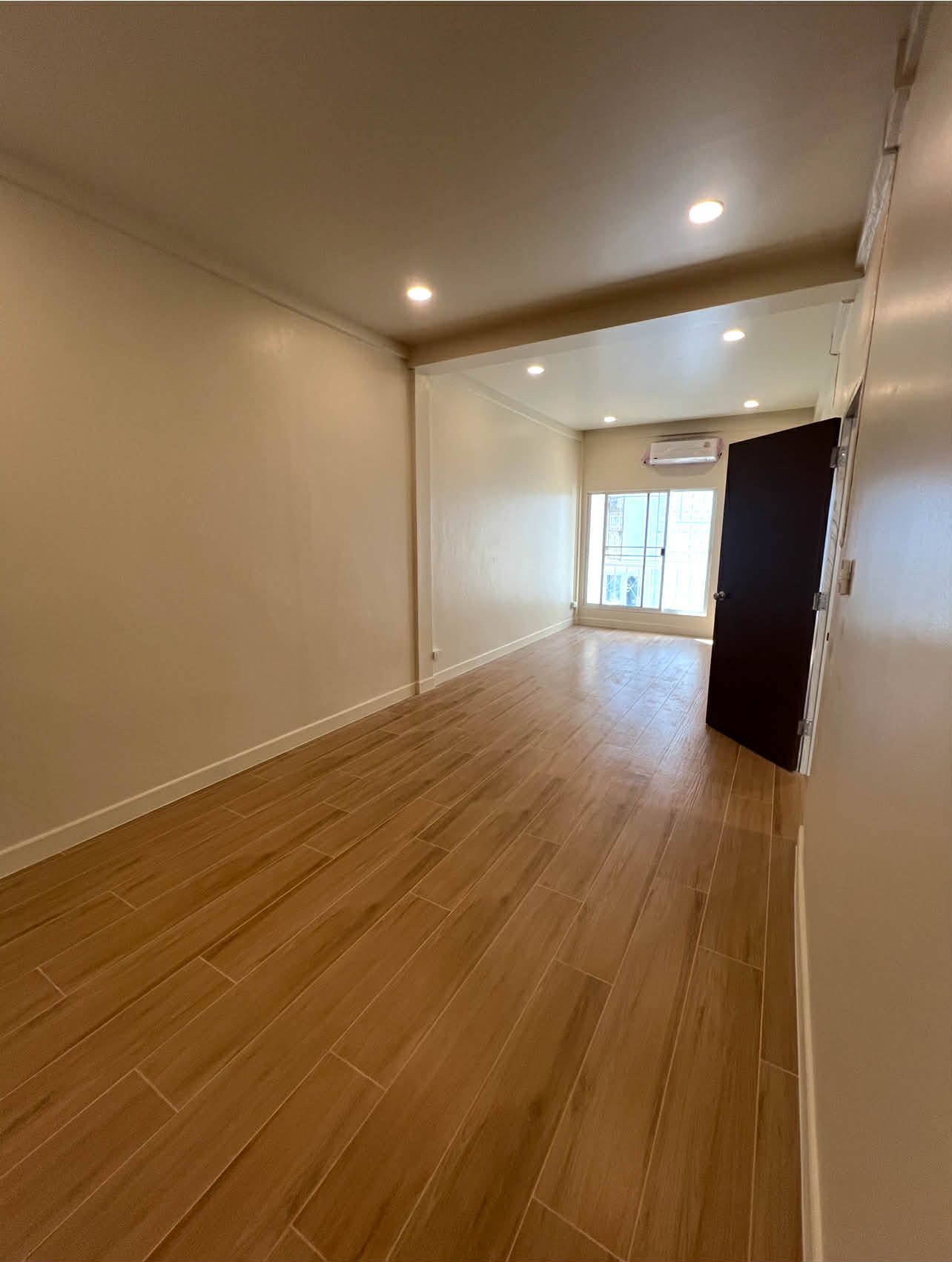 Home Office LM000897