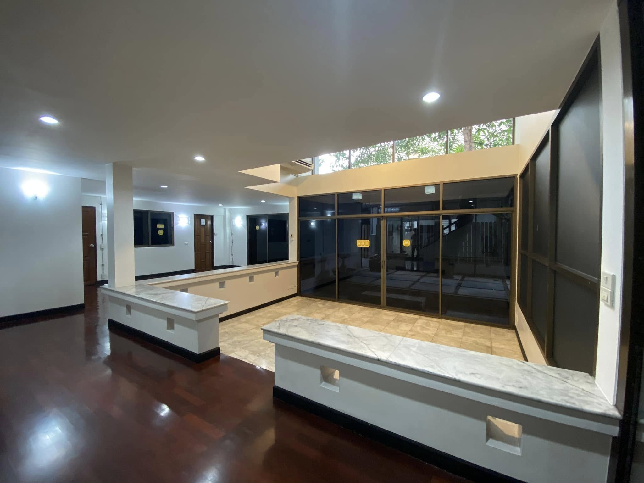 Home Office LM000903