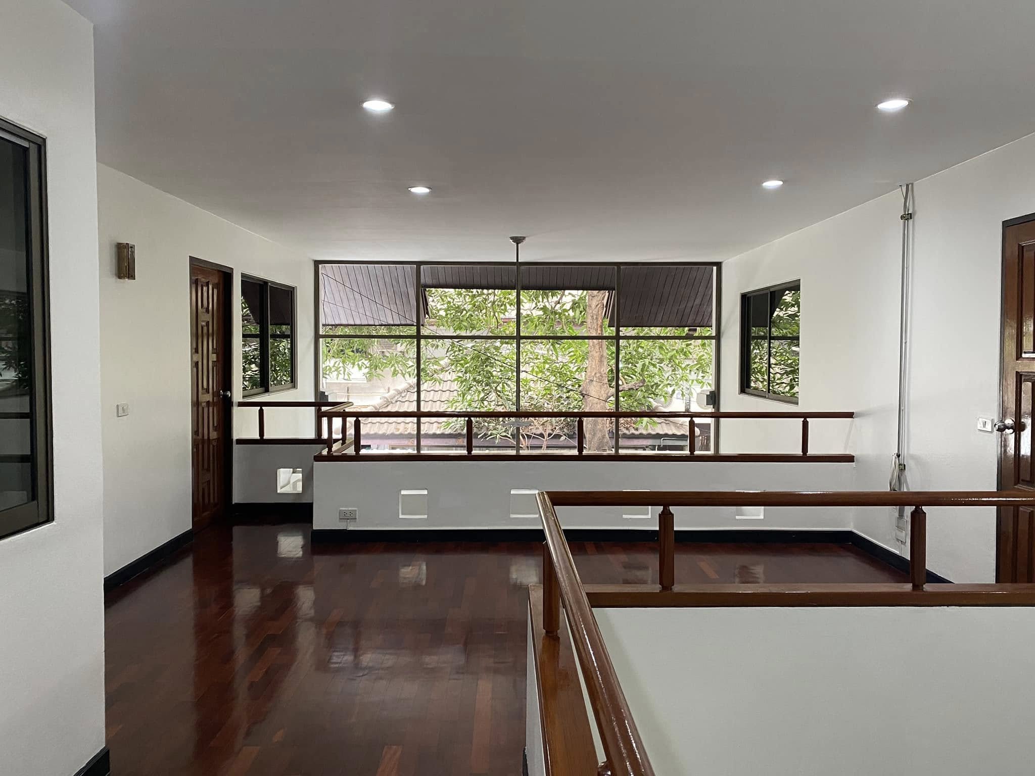 Home Office LM000903