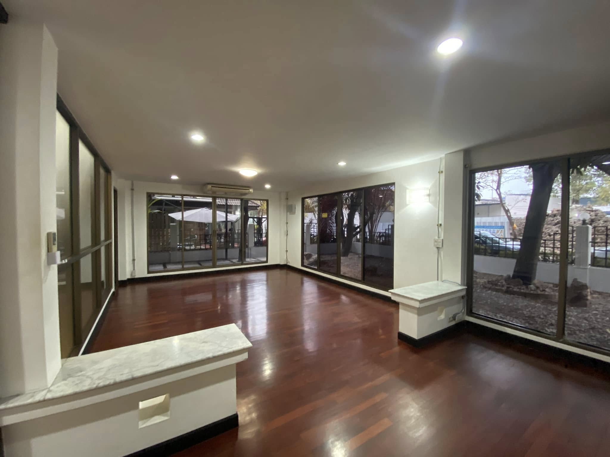 Home Office LM000903