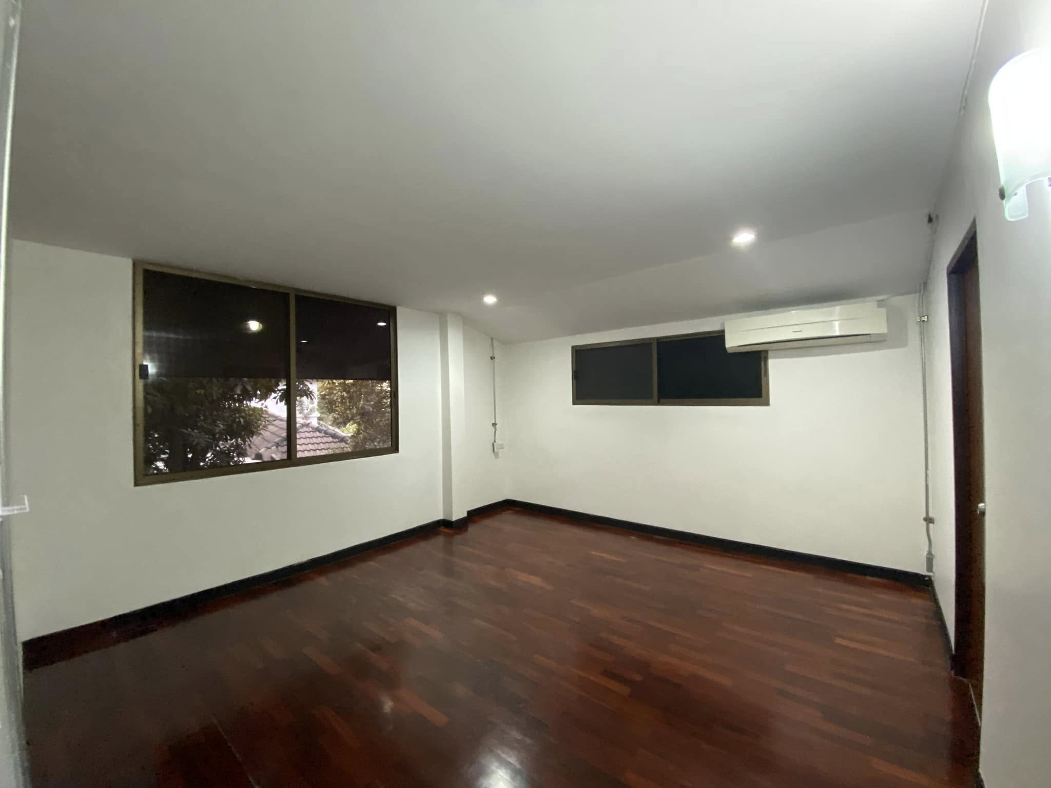 Home Office LM000903