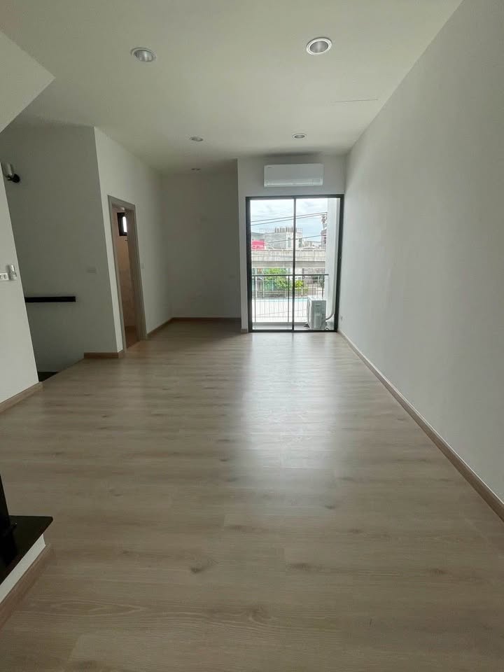 Home Office LM000906