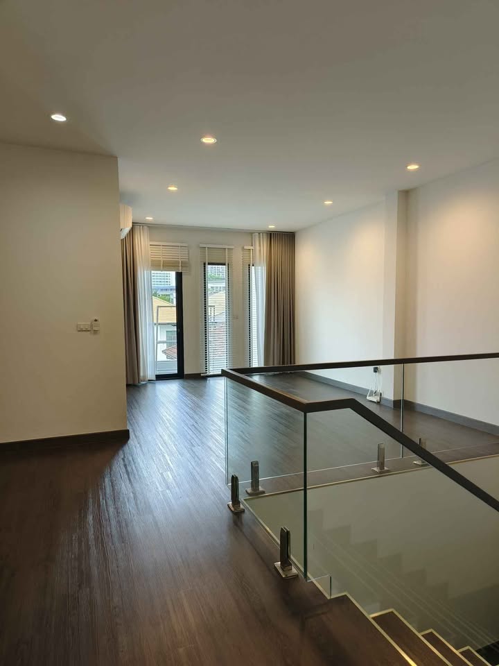 House LM000909