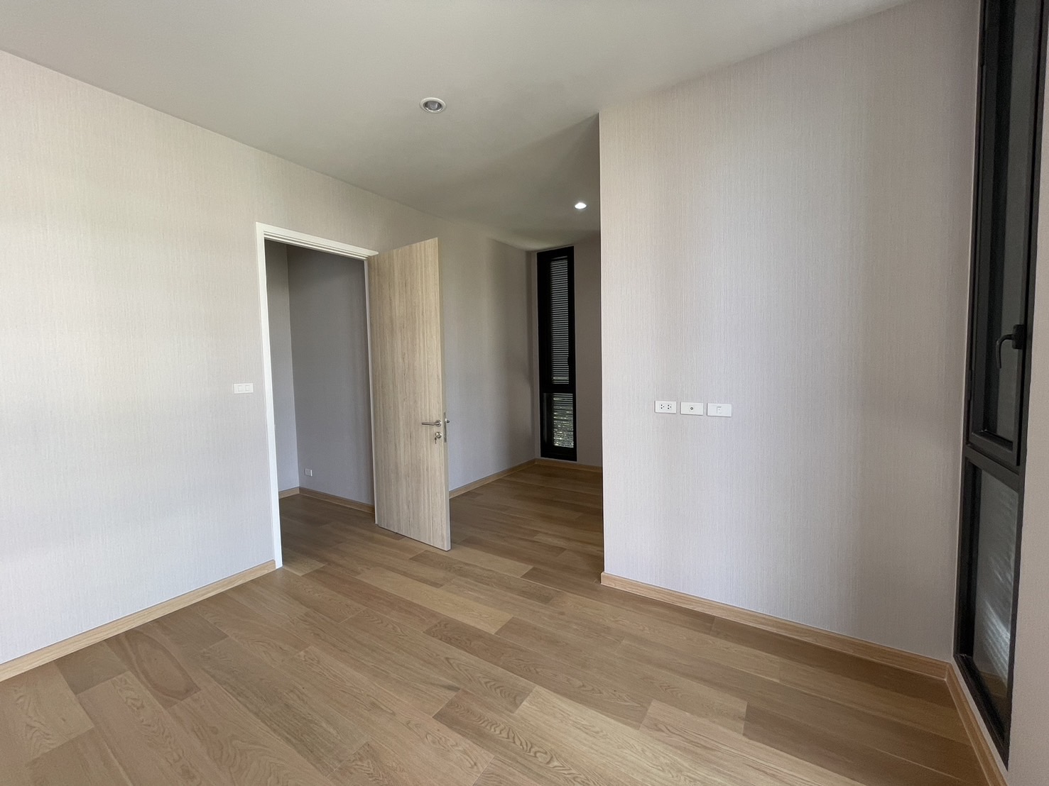 Home Office LM000910