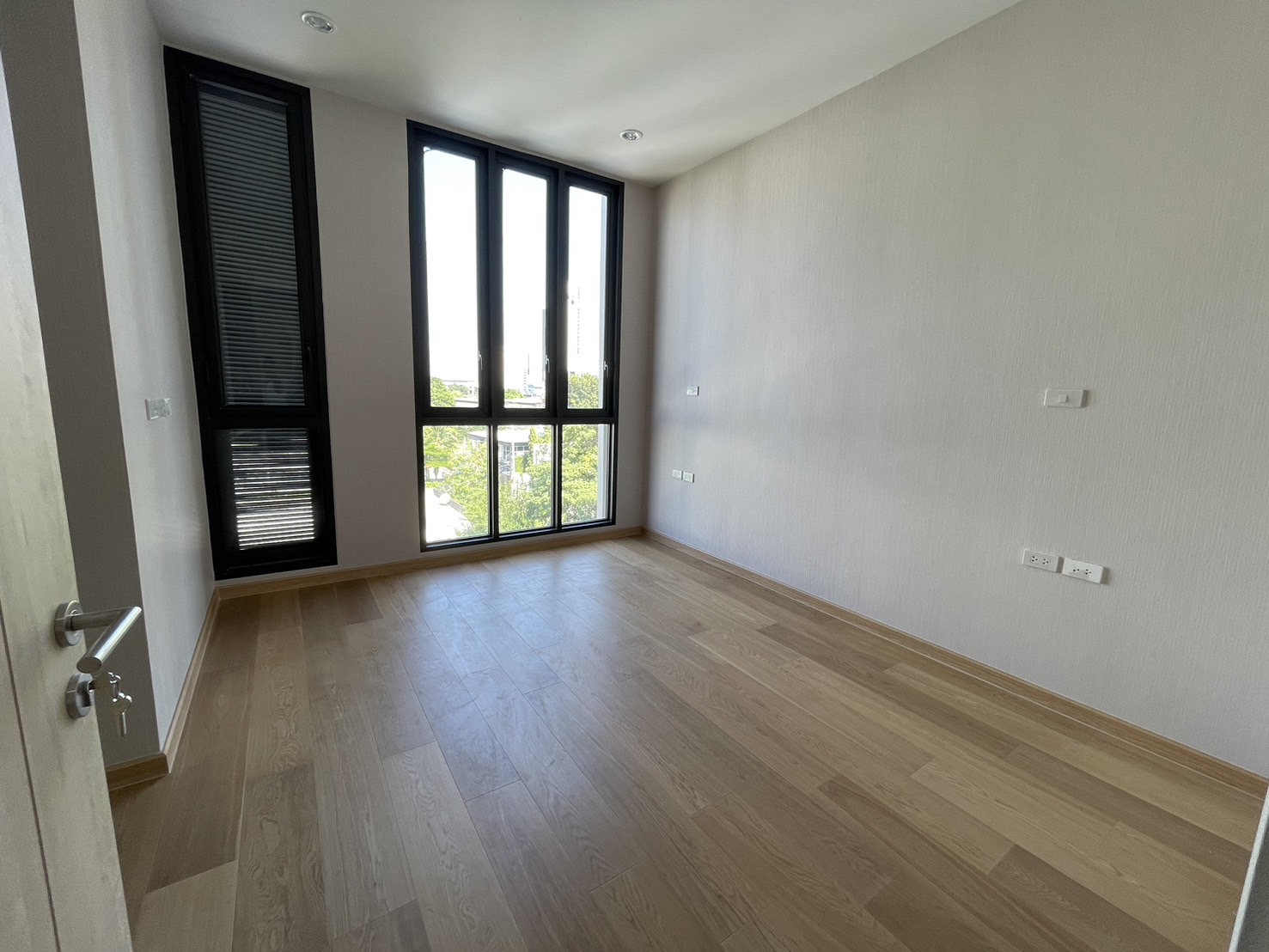 Home Office LM000910