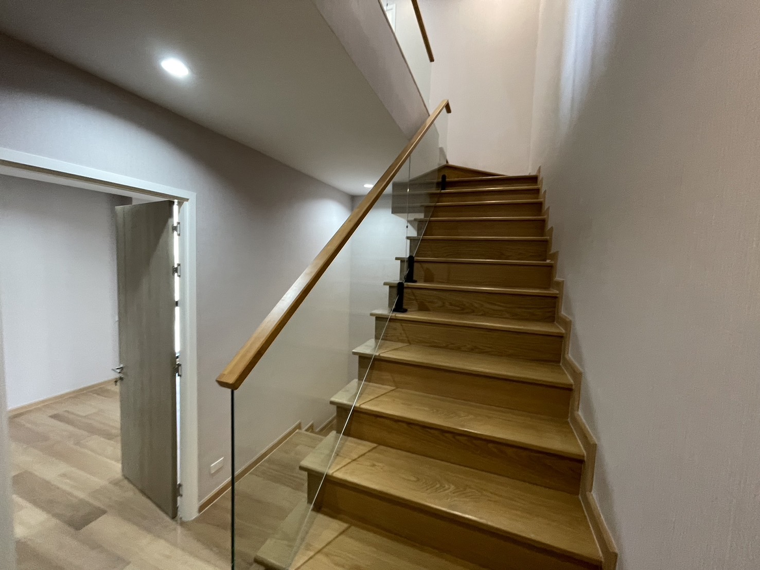 Home Office LM000910